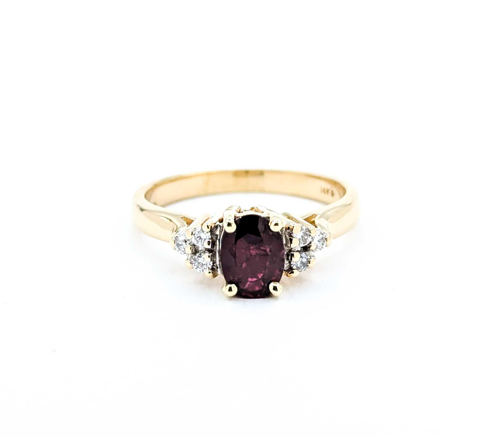 Bague élégante en or jaune 14k avec rubis et diamants en vente 6