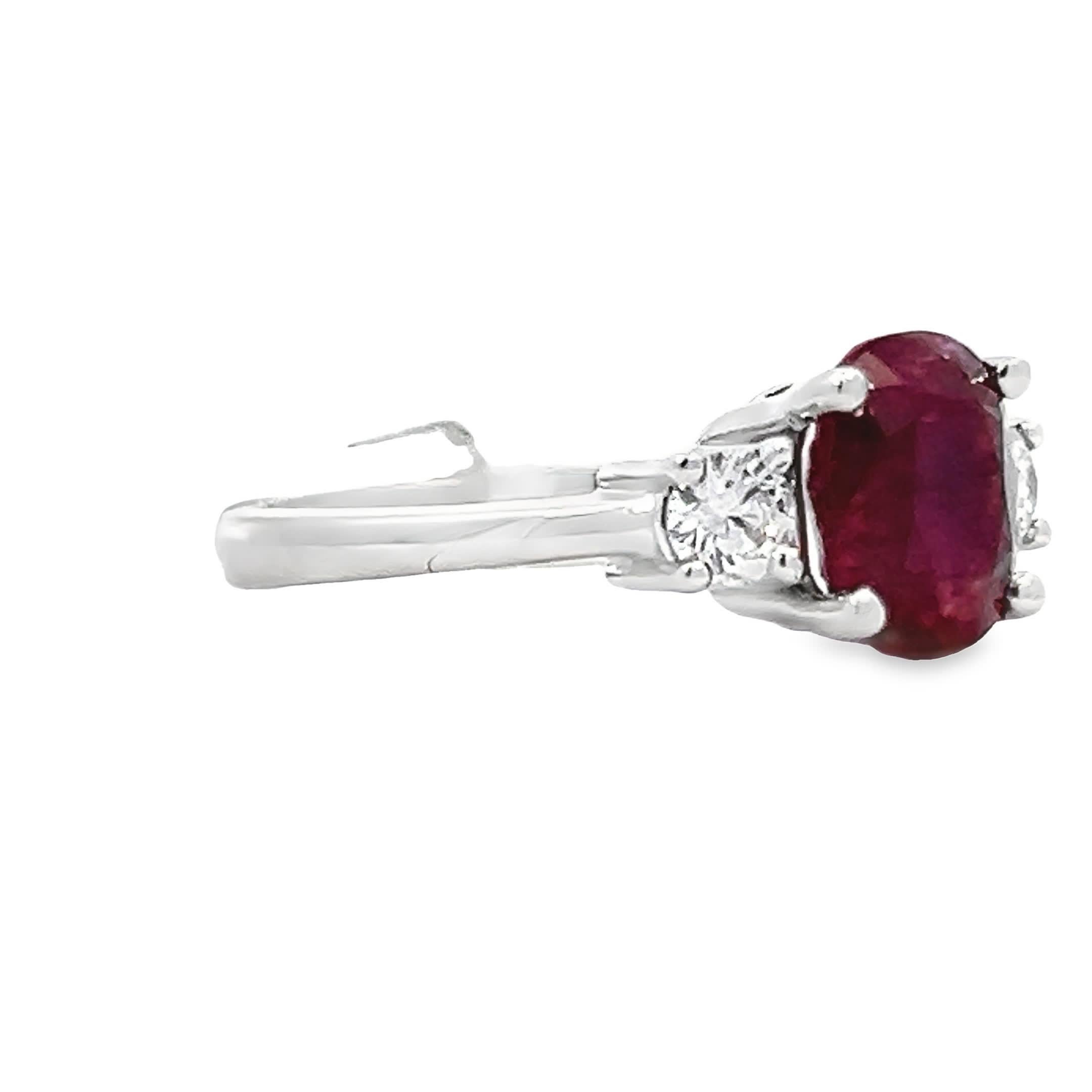 Elegant Ruby Engagement Ring In New Condition For Sale In Great Neck Plaza, NY