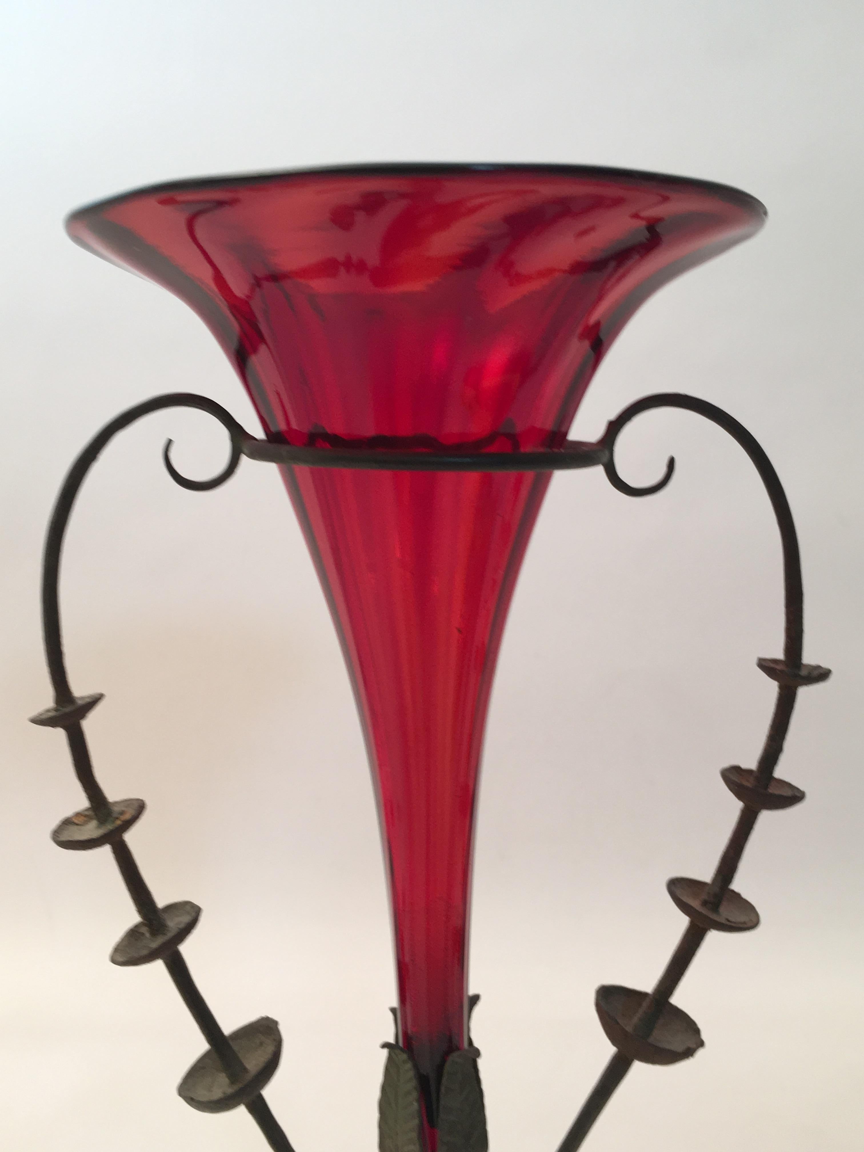 Mid-20th Century Elegant Ruby Red Vittorio Zecchin Floraform Epergne