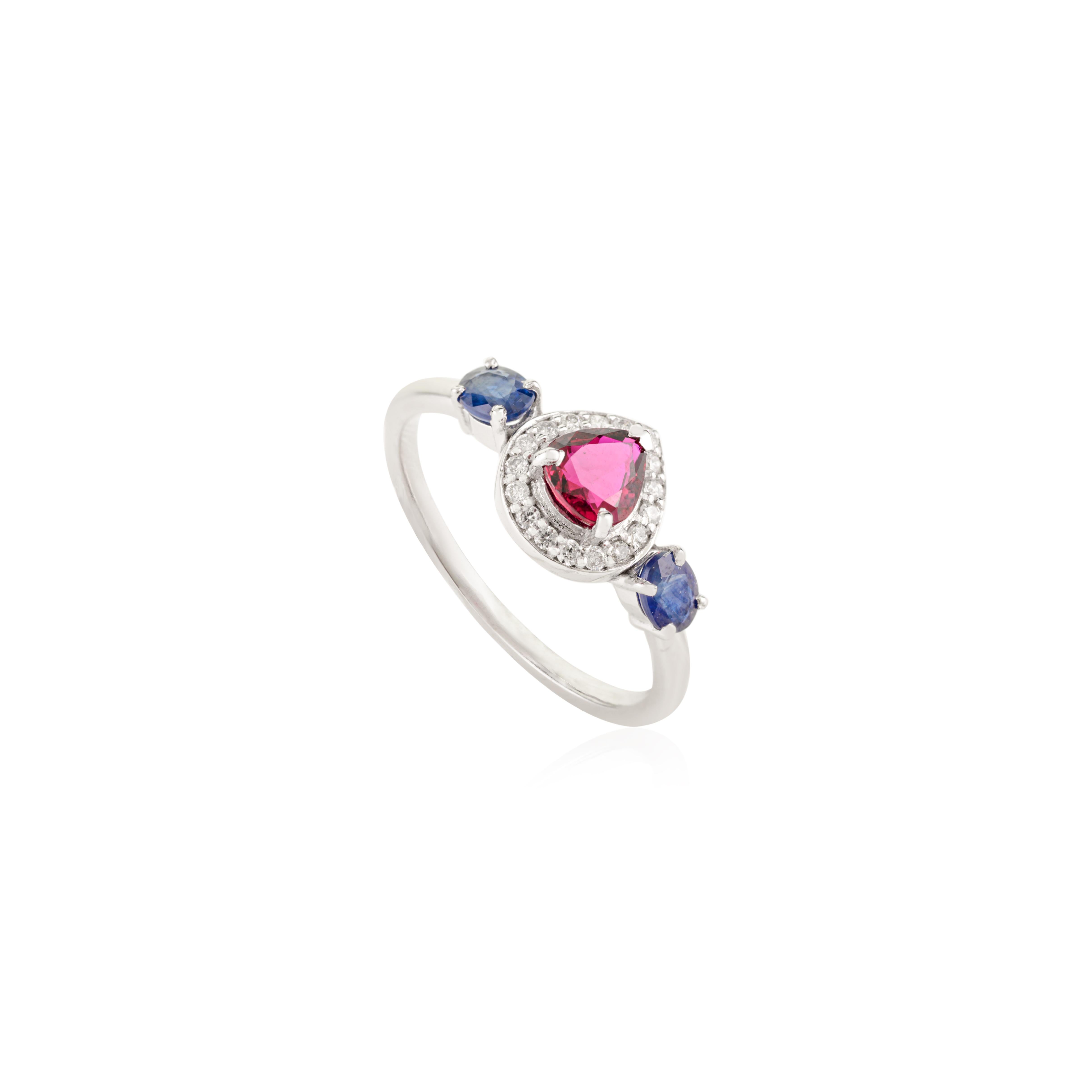 in vendita:  Eleganza del rubino e dello zaffiro con anello a tre pietre con diamante a raggiera in oro bianco 14K 3