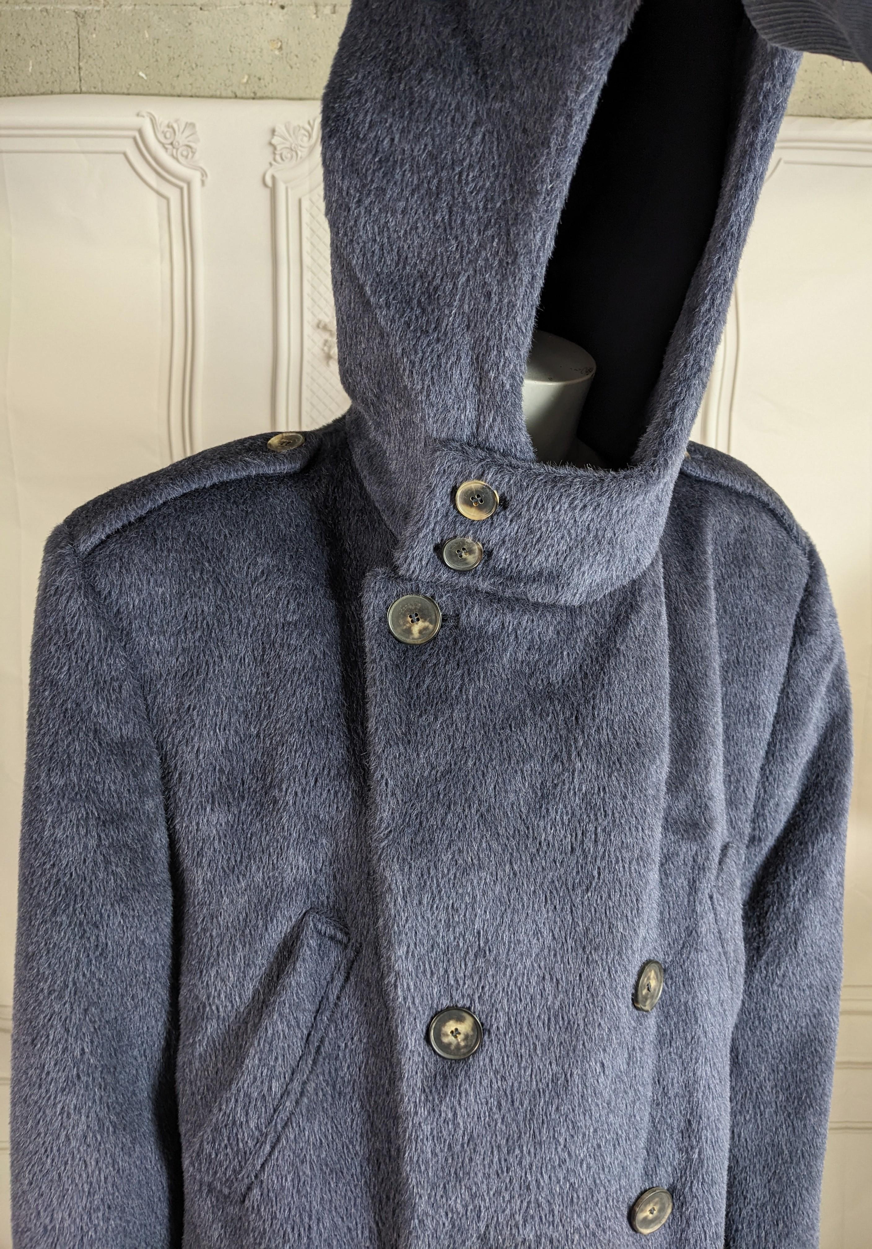 Eleganza di Salvatore Ferragamo: cappotto di lana di lama in felpa in vendita 6