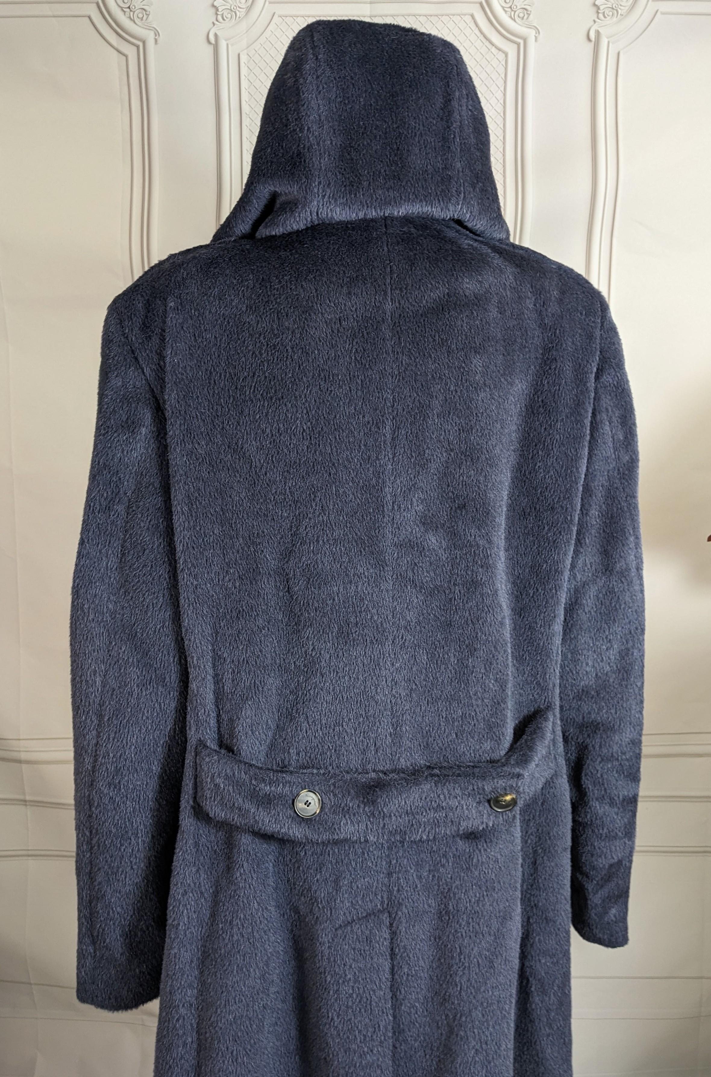 Eleganza di Salvatore Ferragamo: cappotto di lana di lama in felpa in vendita 1