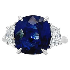 **Elegant Sapphire and Diamond Engagement Ring in 14K White Gold**
