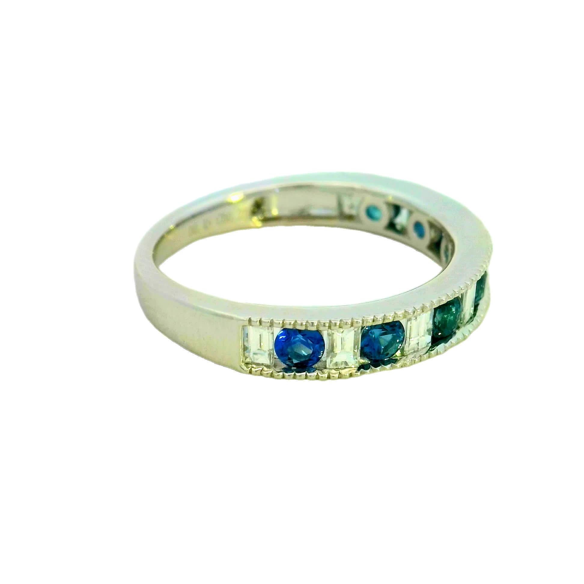 Donna Elegante anello con zaffiro e diamante in vendita