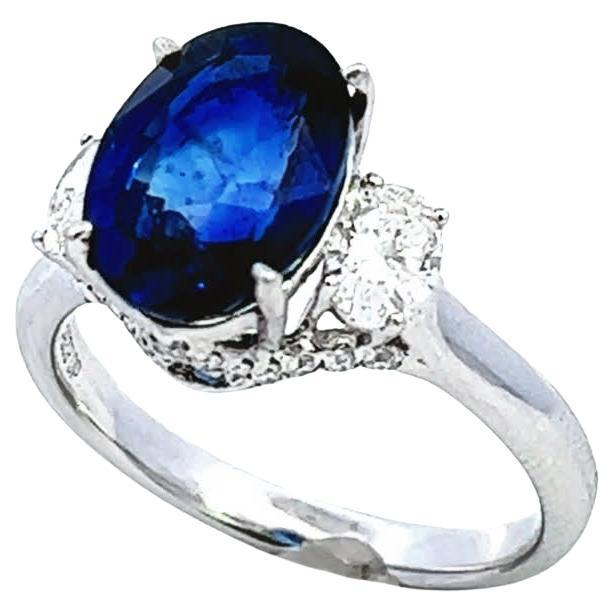 Ring mit elegantem Saphir und Diamant