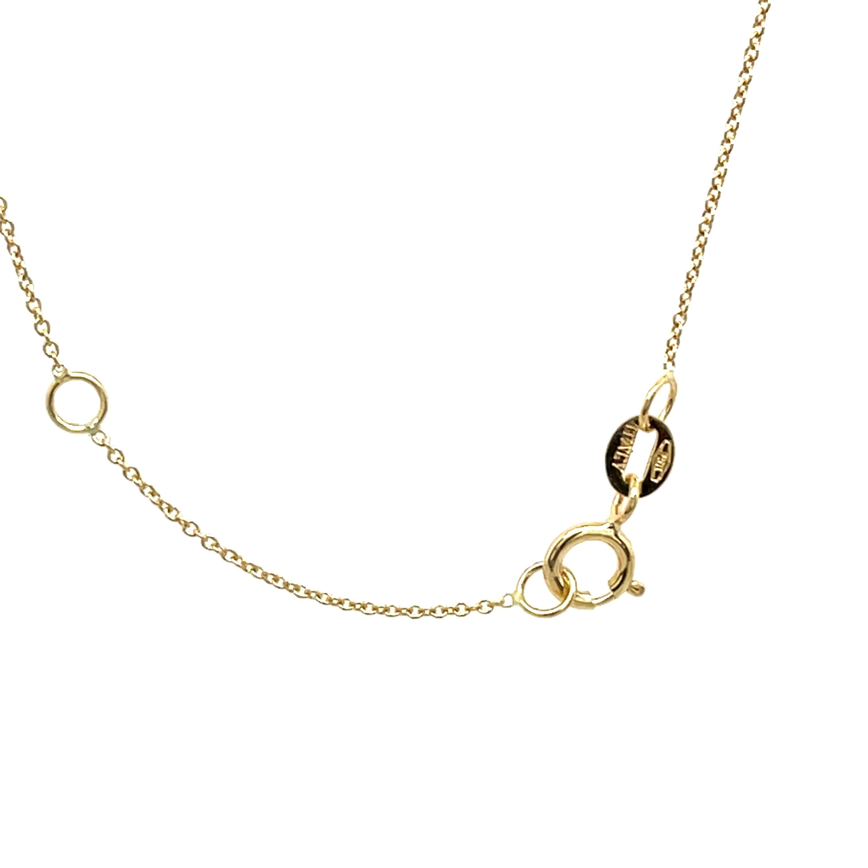 Square Cut Elegant Sapphire Circle of Life Pendant Set In 18ct Yellow Gold For Sale