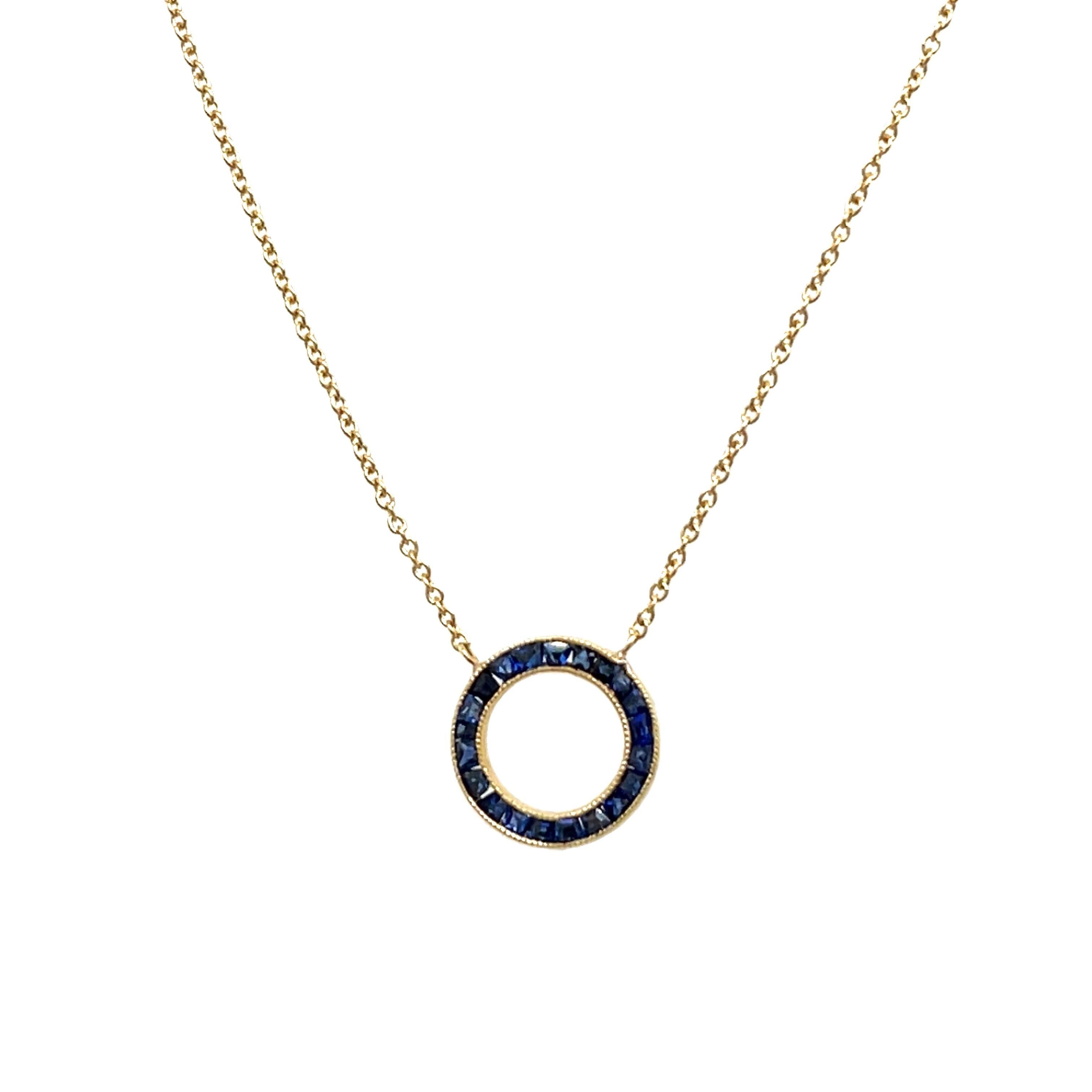 Elegant Sapphire Circle of Life Pendant Set In 18ct Yellow Gold In New Condition For Sale In London, GB