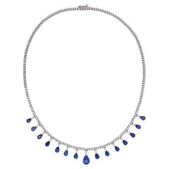Elegante Collar de Gota de Zafiro y Diamantes en Oro Blanco