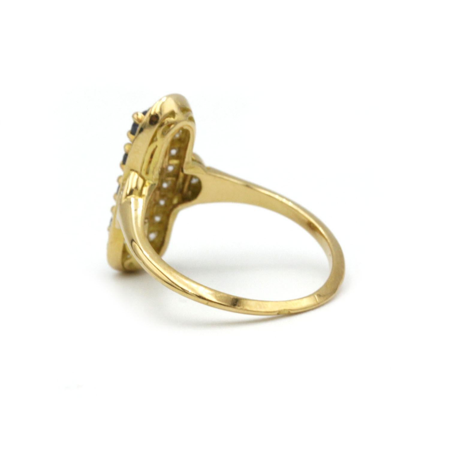 Brilliant Cut Elegant Sapphire & Diamond Halo Ring in 18 K Yellow Gold For Sale