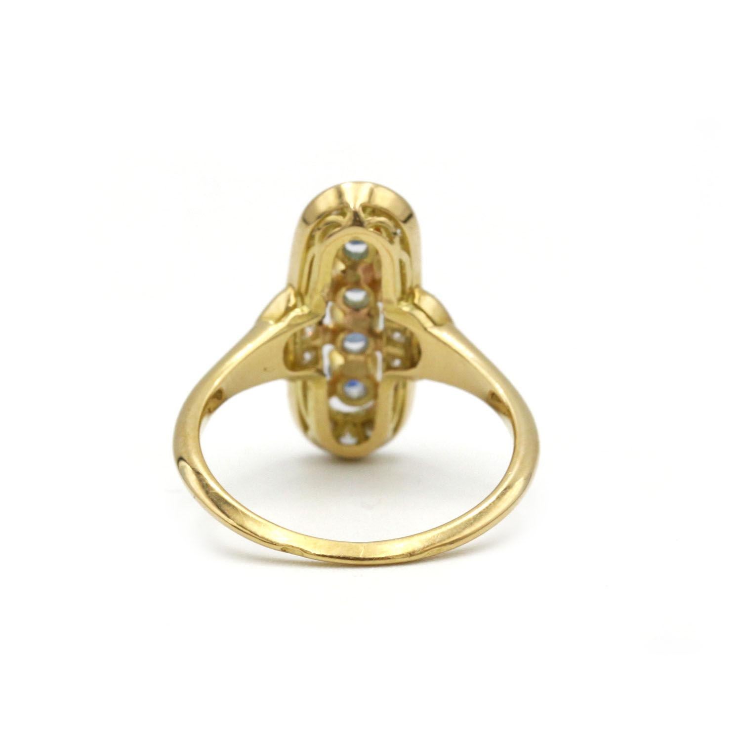 Elegant Sapphire & Diamond Halo Ring in 18 K Yellow Gold In Good Condition For Sale In MONTMORENCY, FR
