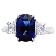 Eleganza dell'anello Armonia di zaffiri e diamanti