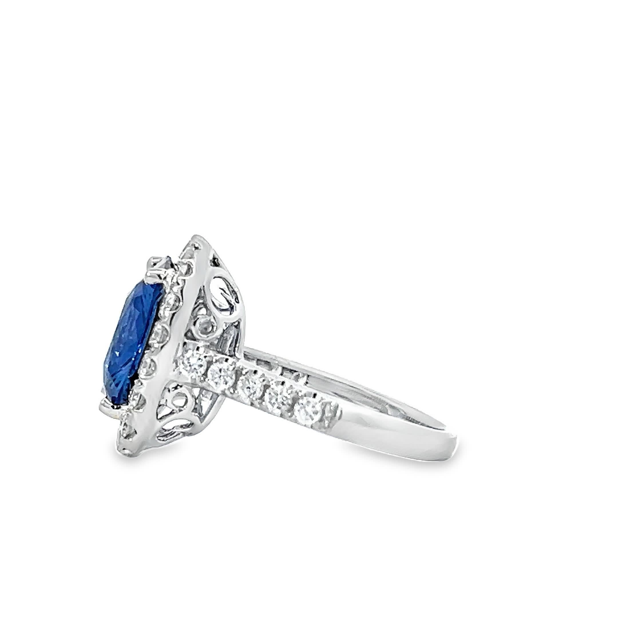 Elegante anello con zaffiro e diamante In condizioni Nuovo in vendita a Great Neck Plaza, NY