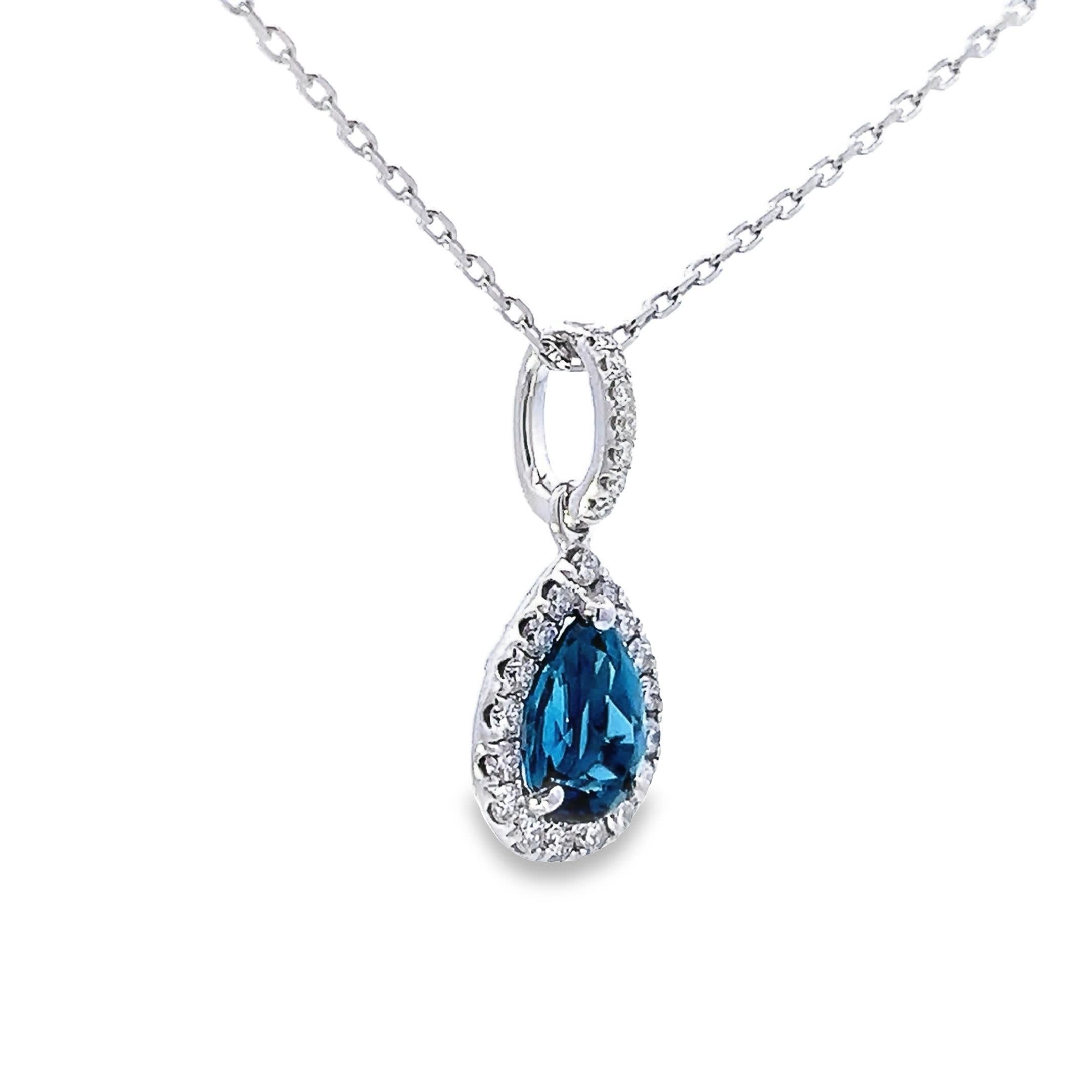 Donna Elegante collana con ciondolo a forma di zaffiro in vendita