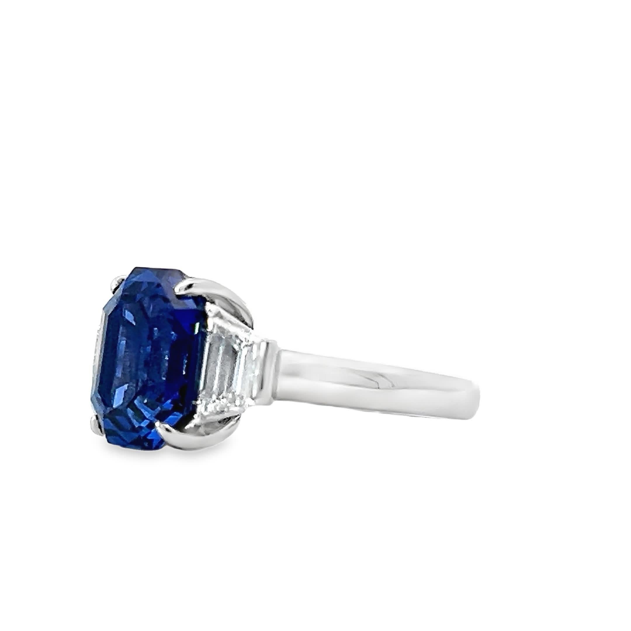 Anello con zaffiro Eleg In condizioni Nuovo in vendita a Great Neck Plaza, NY