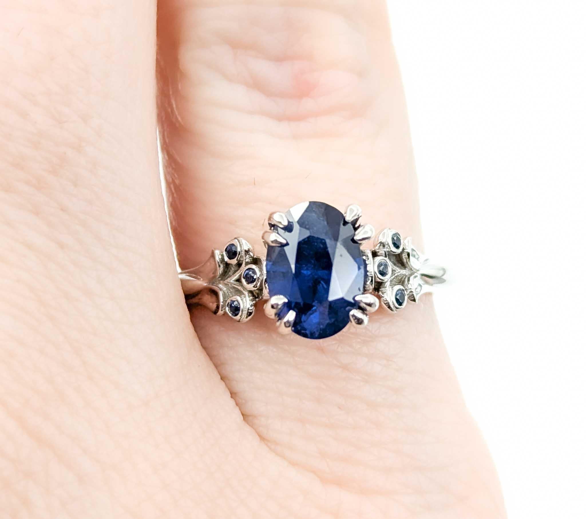 Eleganter Saphirring aus 14k Weißgold (Zeitgenössisch) im Angebot