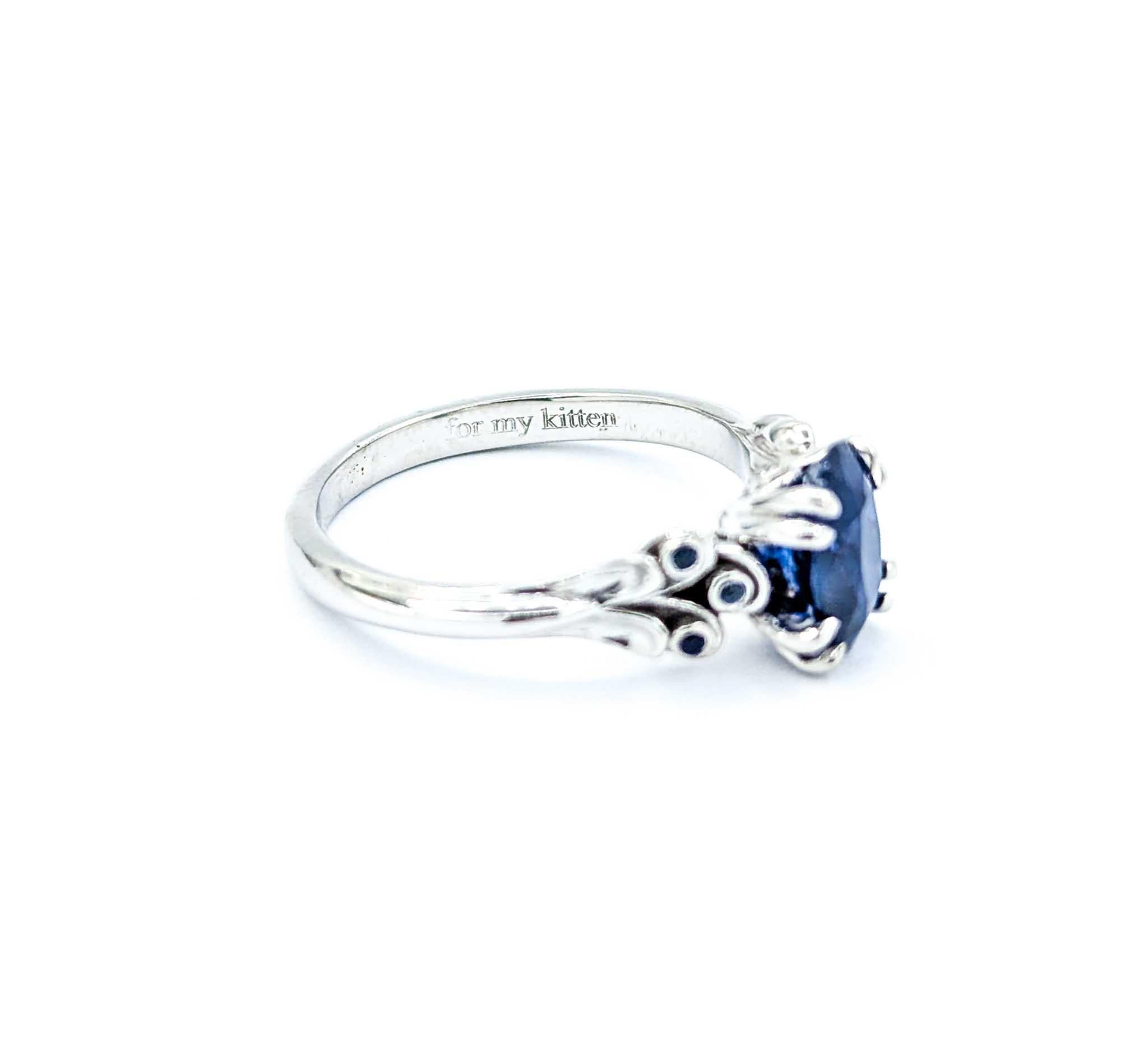 Eleganter Saphirring aus 14k Weißgold im Zustand „Hervorragend“ im Angebot in Bloomington, MN