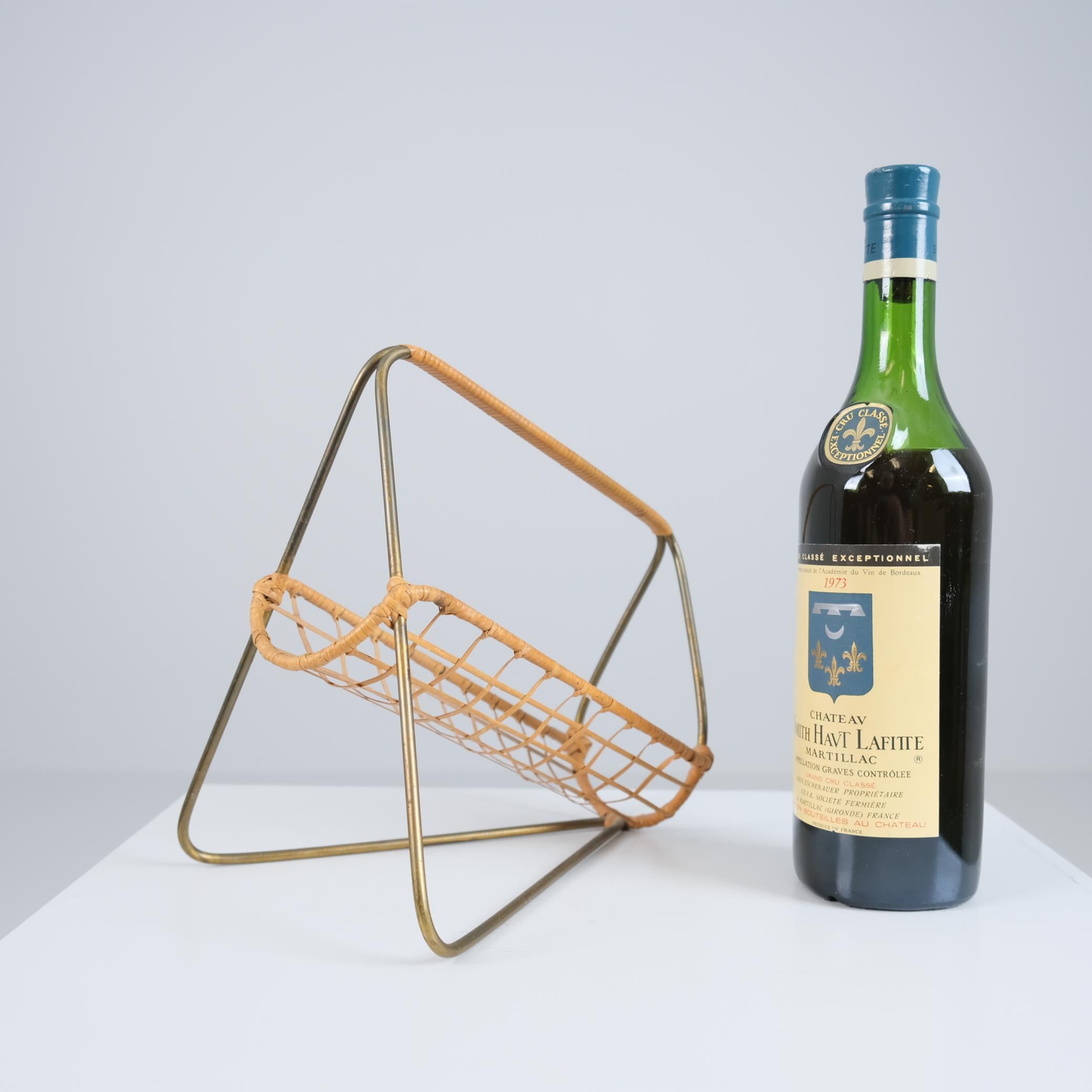 Eleganter skandinavischer Weinflaschenhalter aus der Mitte des Jahrhunderts aus Messing und Rattan, 1950er Jahre im Angebot 7