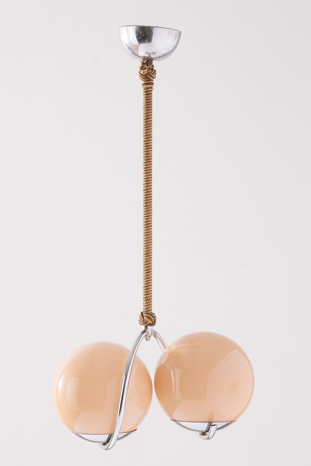 Scandinave moderne Élégante lampe suspendue scandinave des années 1960 en nickel poli avec cordon danois en vente