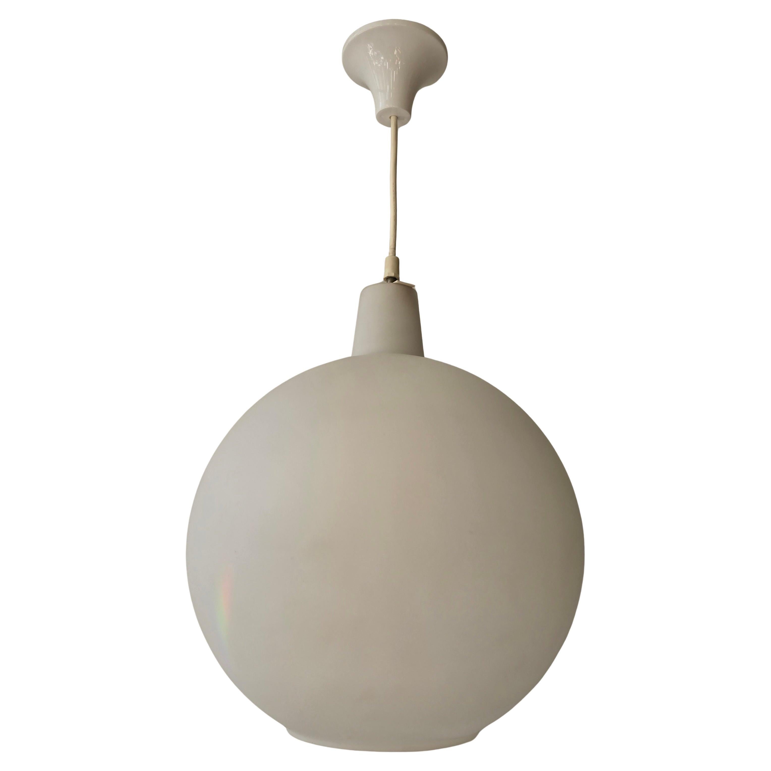 Elegante lampada a sospensione scandinava nello stile di Louis Poulsen, anni '60 In condizioni buone in vendita a Antwerp, BE