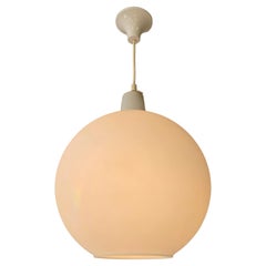 Elegante lampada a sospensione scandinava nello stile di Louis Poulsen, anni '60