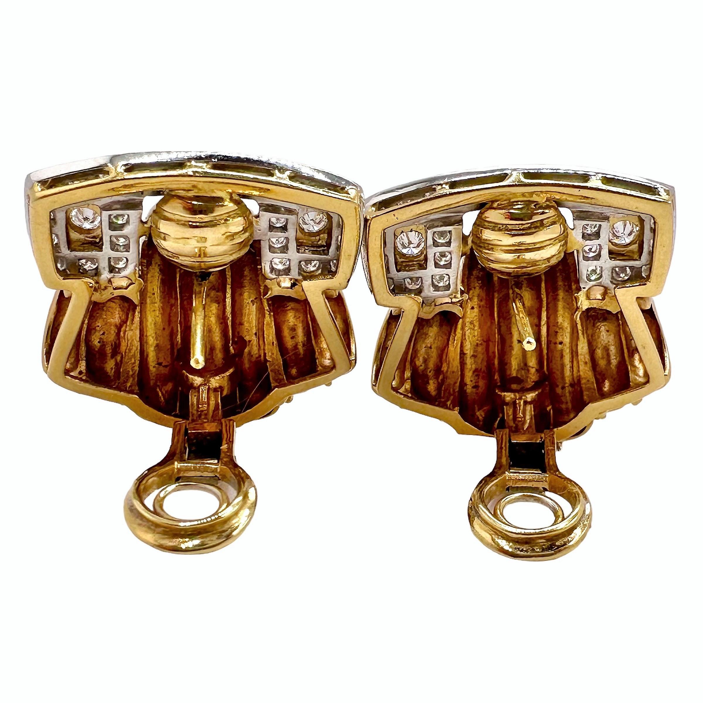 Elegante Schnörkelohrringe aus 18 Karat Gold mit handgedrehten Drahtseildetails im Zustand „Gut“ im Angebot in Palm Beach, FL