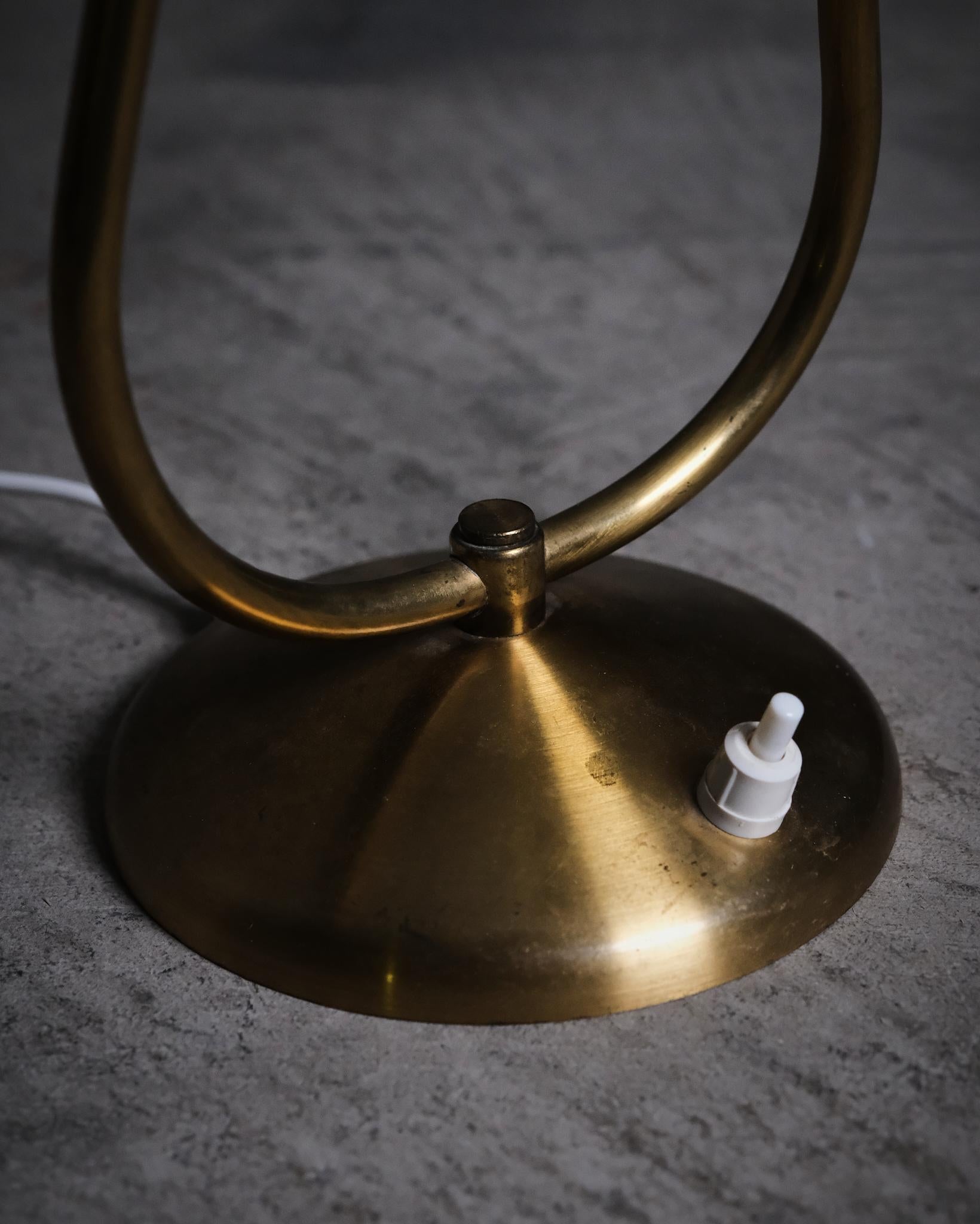 Scandinavian Modern Elegant sculptural table lamp by unknown designer, Sweden, early 20th century For Sale