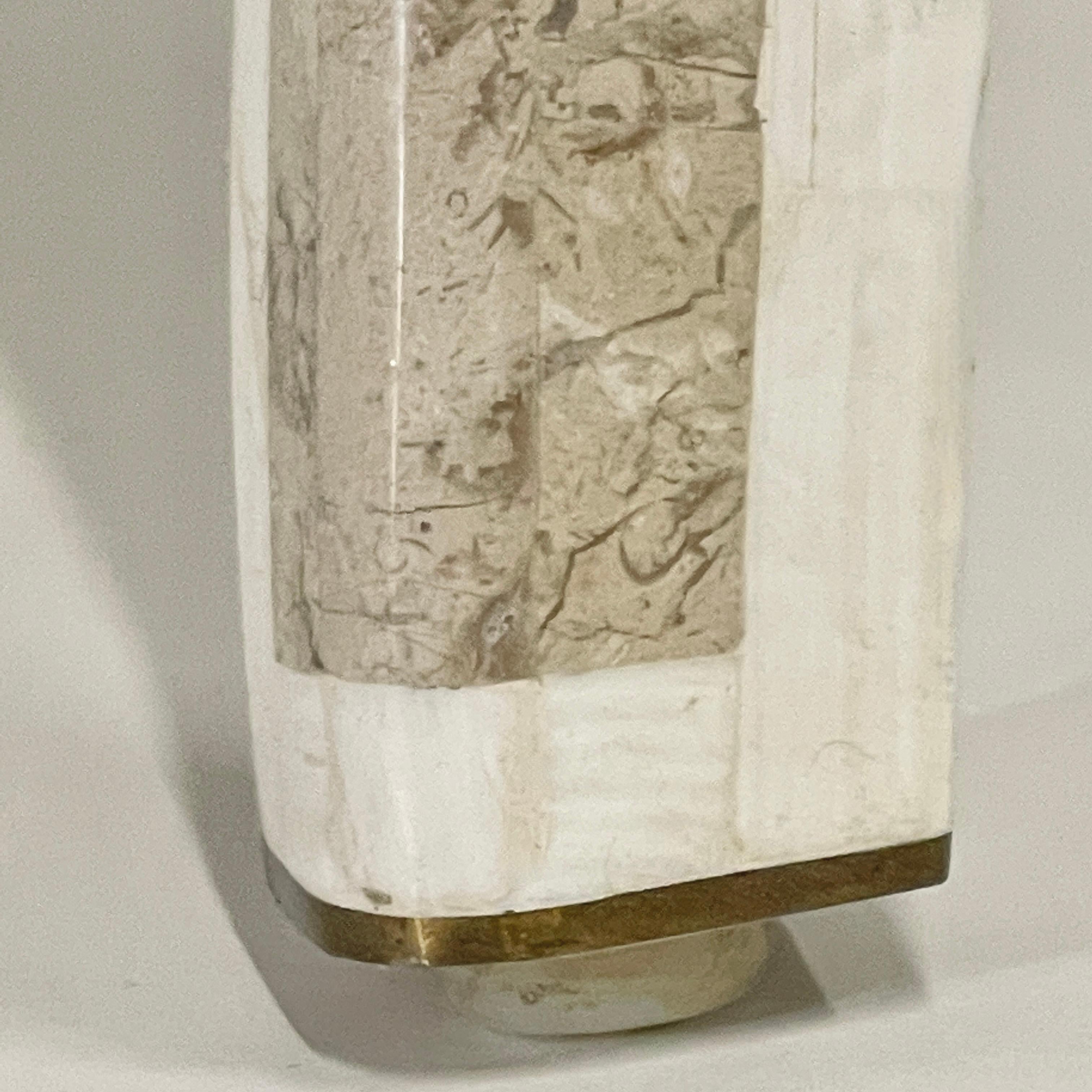 Table de jeu élégante et sculpturale en pierre tessellée Détails en laiton de Maitland Smith  en vente 8