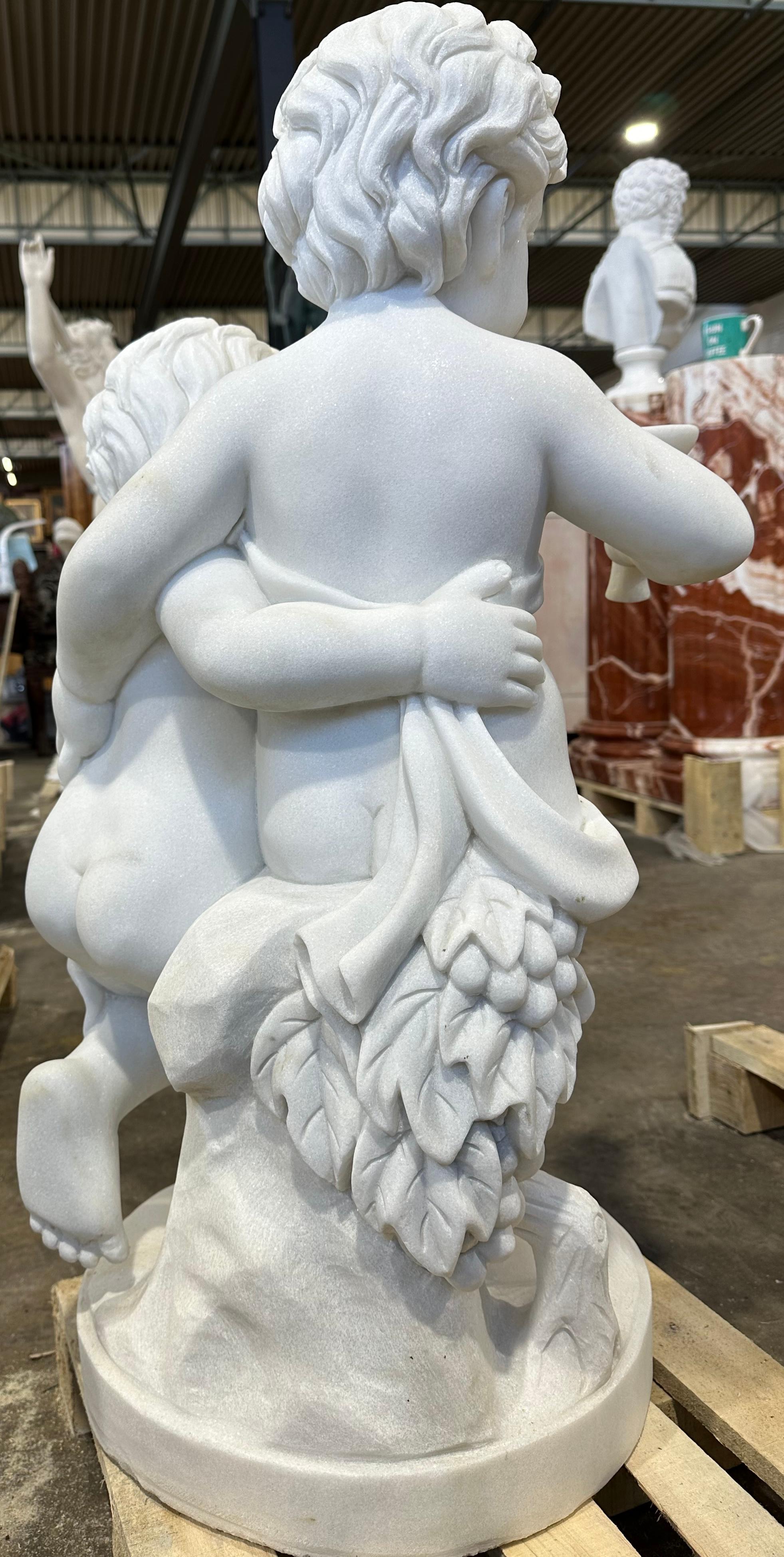 European Elegant Sculpture Of Two Putti In White Marble For Sale