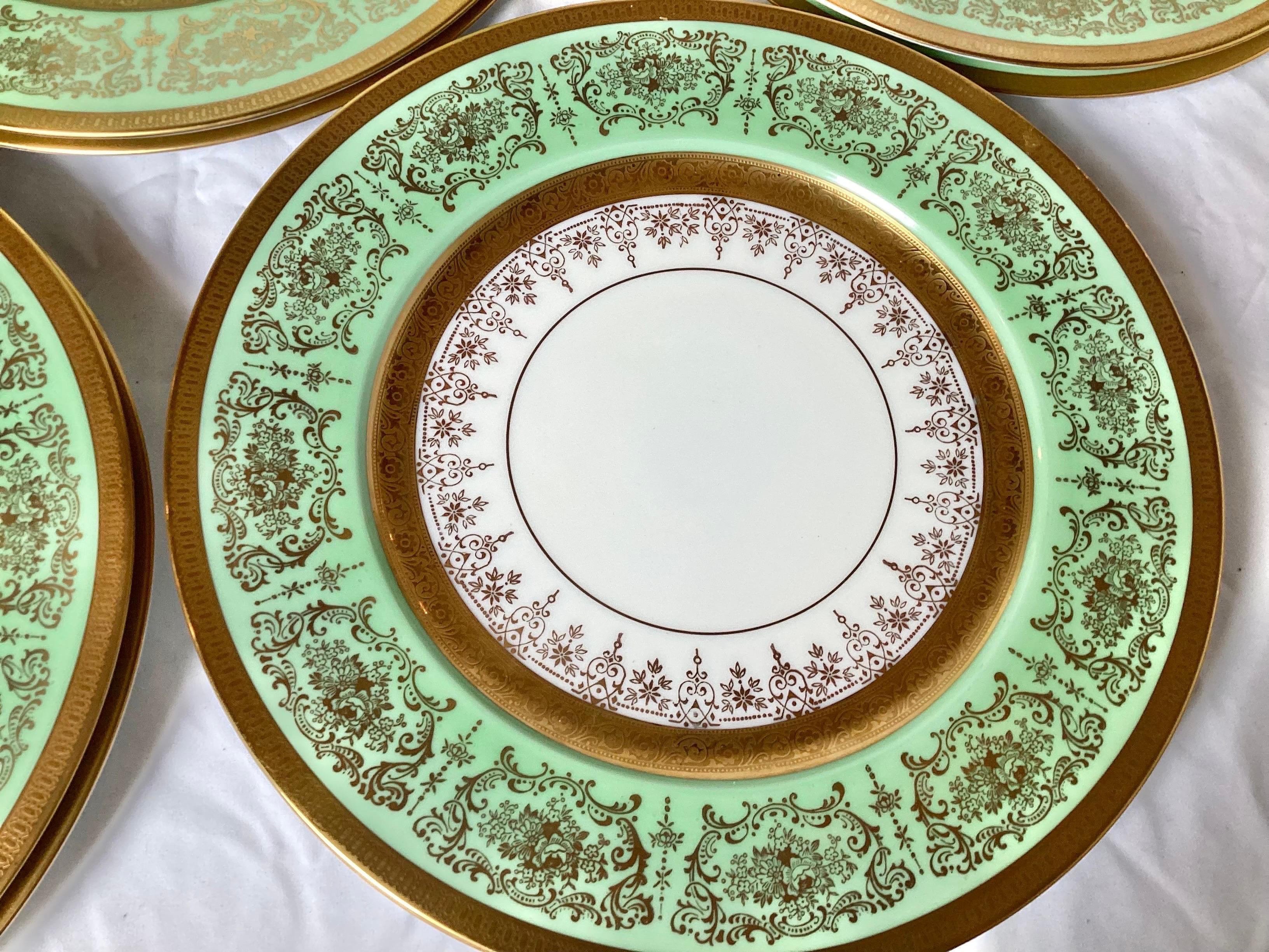 Elegant Set of 11 Apple Green and Gilt Service Plates In Excellent Condition In Lambertville, NJ