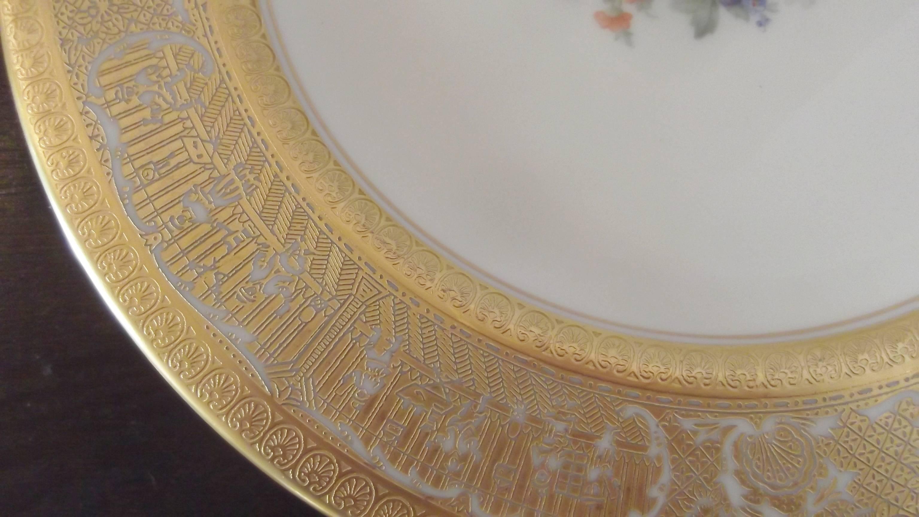 Edwardian Elegant Set of 12 Gold Encrusted Floral Service Cabinet Plates