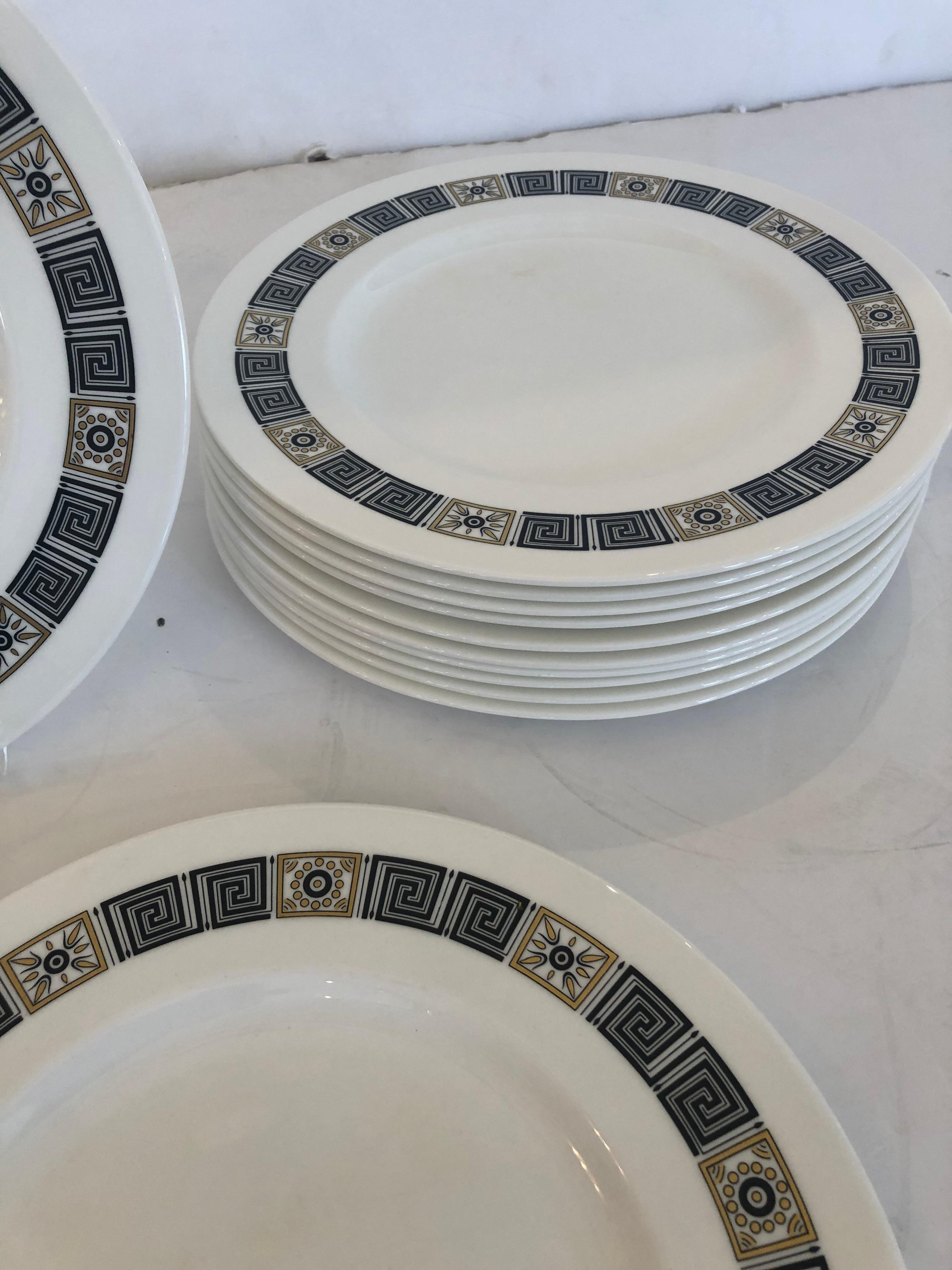 Mid-Century Modern Elegant Set of 12 Wedgewood Greek Key Motife Service Dinner Plates For Sale