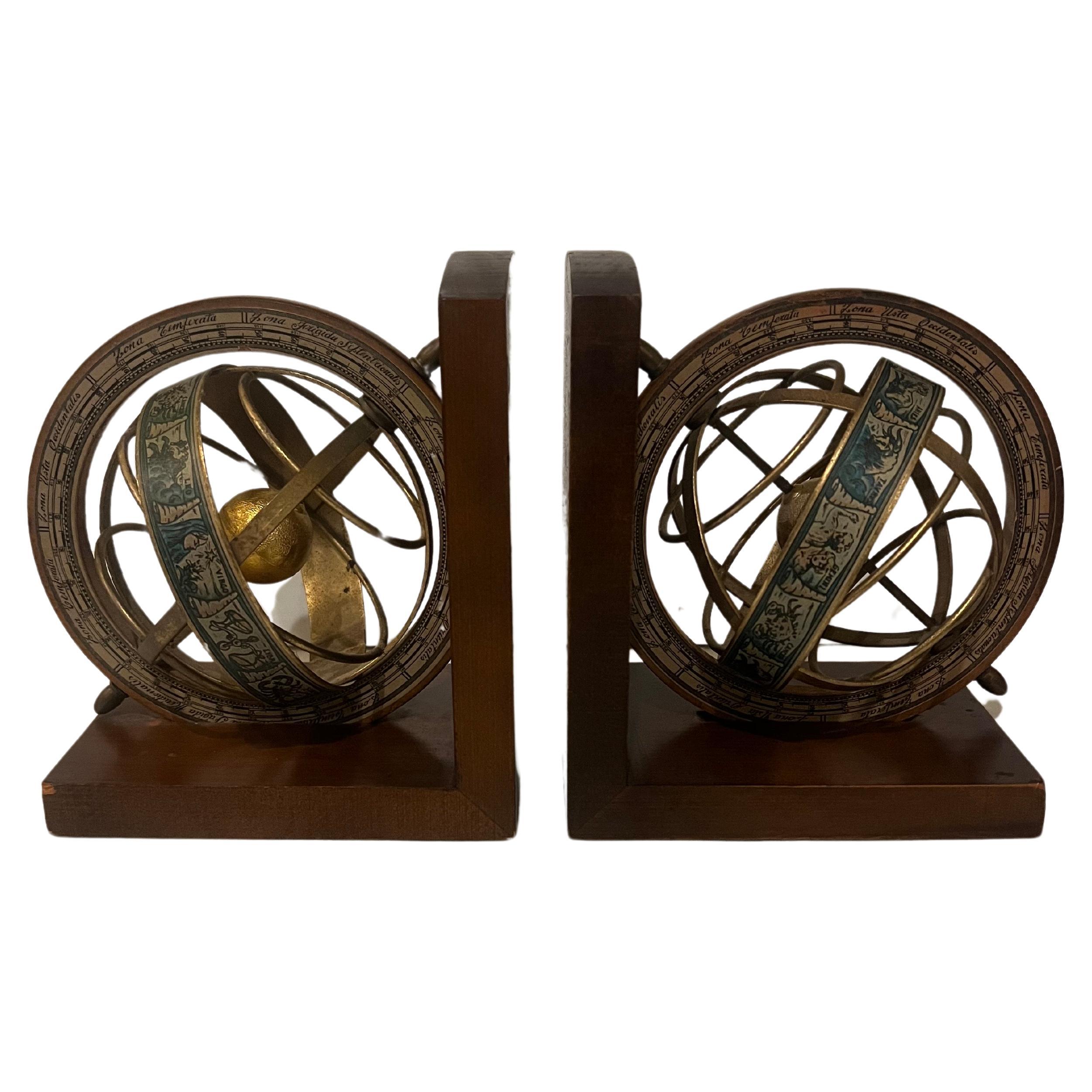 Elegant Set of 1970's Italian Globle Bookends In Excellent Condition In San Diego, CA