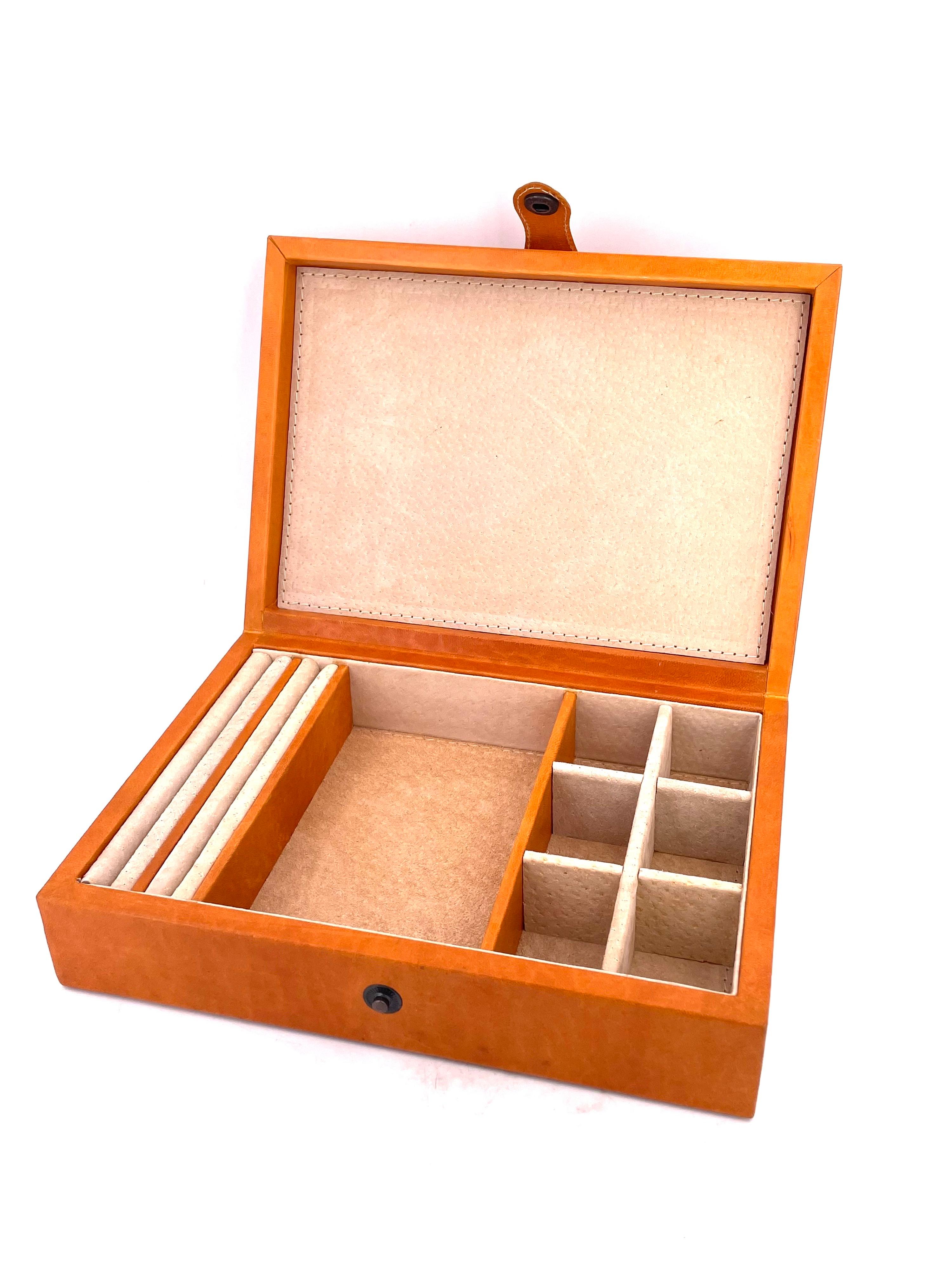 20th Century Elegant Set of 3 Leather Handstitched Jewelry Boxes