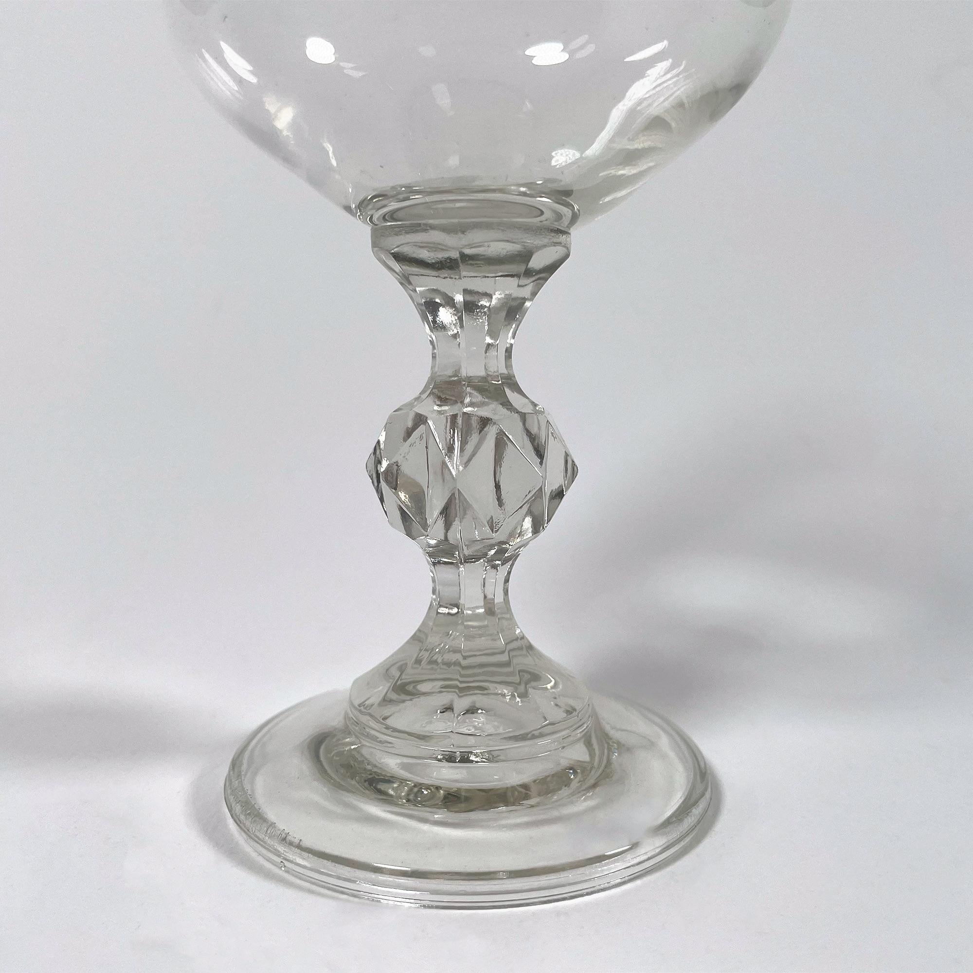 Elegant Set of 6 Vintage Glasses from the 1960s In Excellent Condition For Sale In PARIS, FR