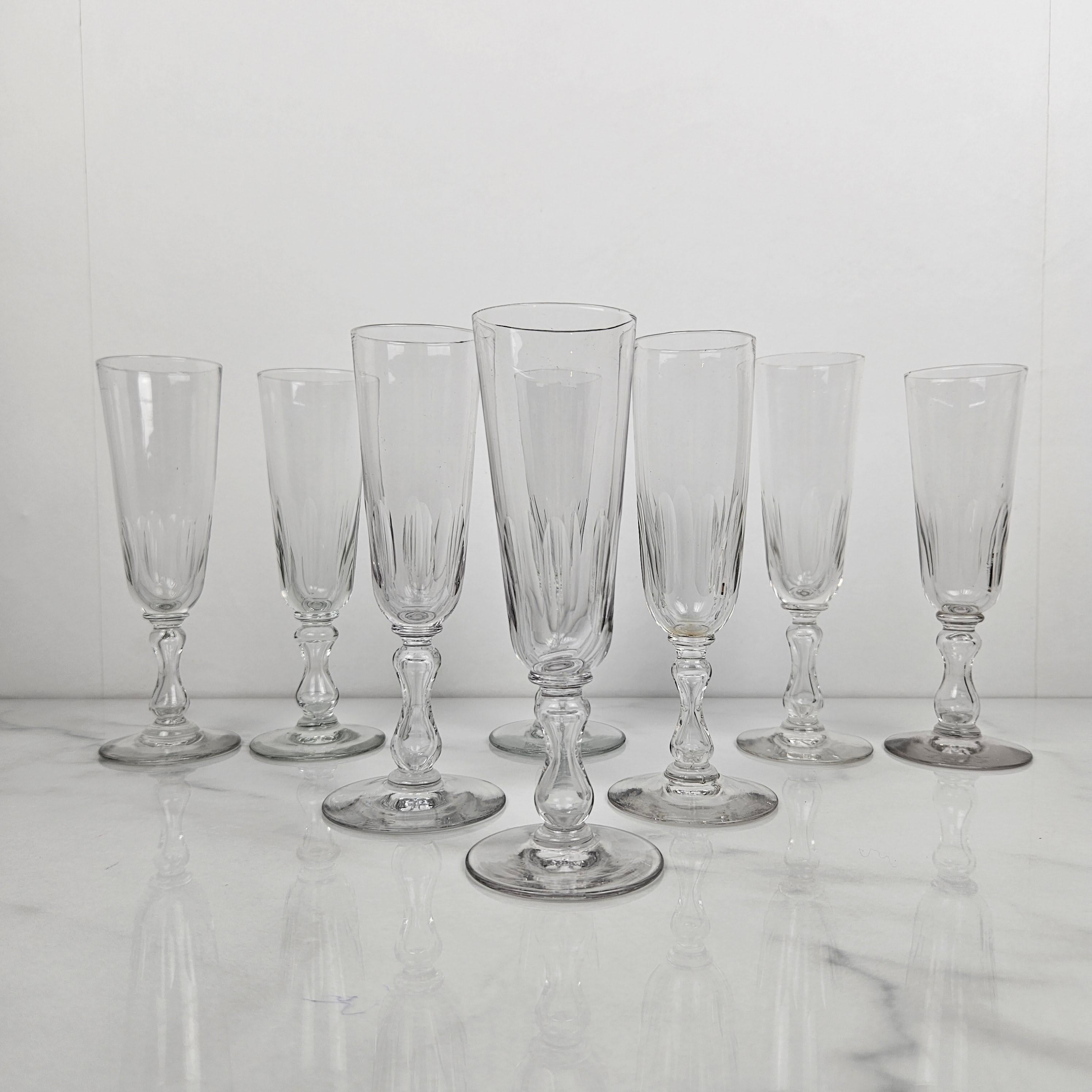 Romantic Elegant Set of 8 Antique French Hand-Blown Champagne Flutes, 1900 For Sale