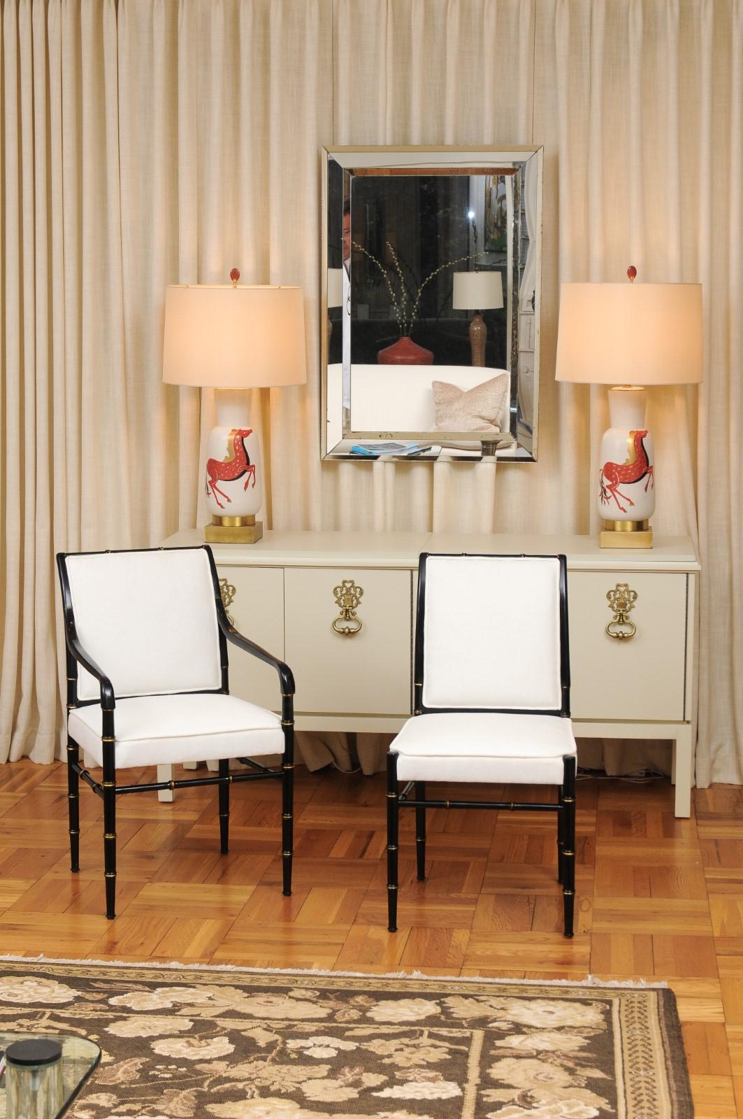 Set aus 8 Esszimmerstühlen mit hoher Rückenlehne aus Kunstbambus in schwarzem Lack (Moderne) im Angebot