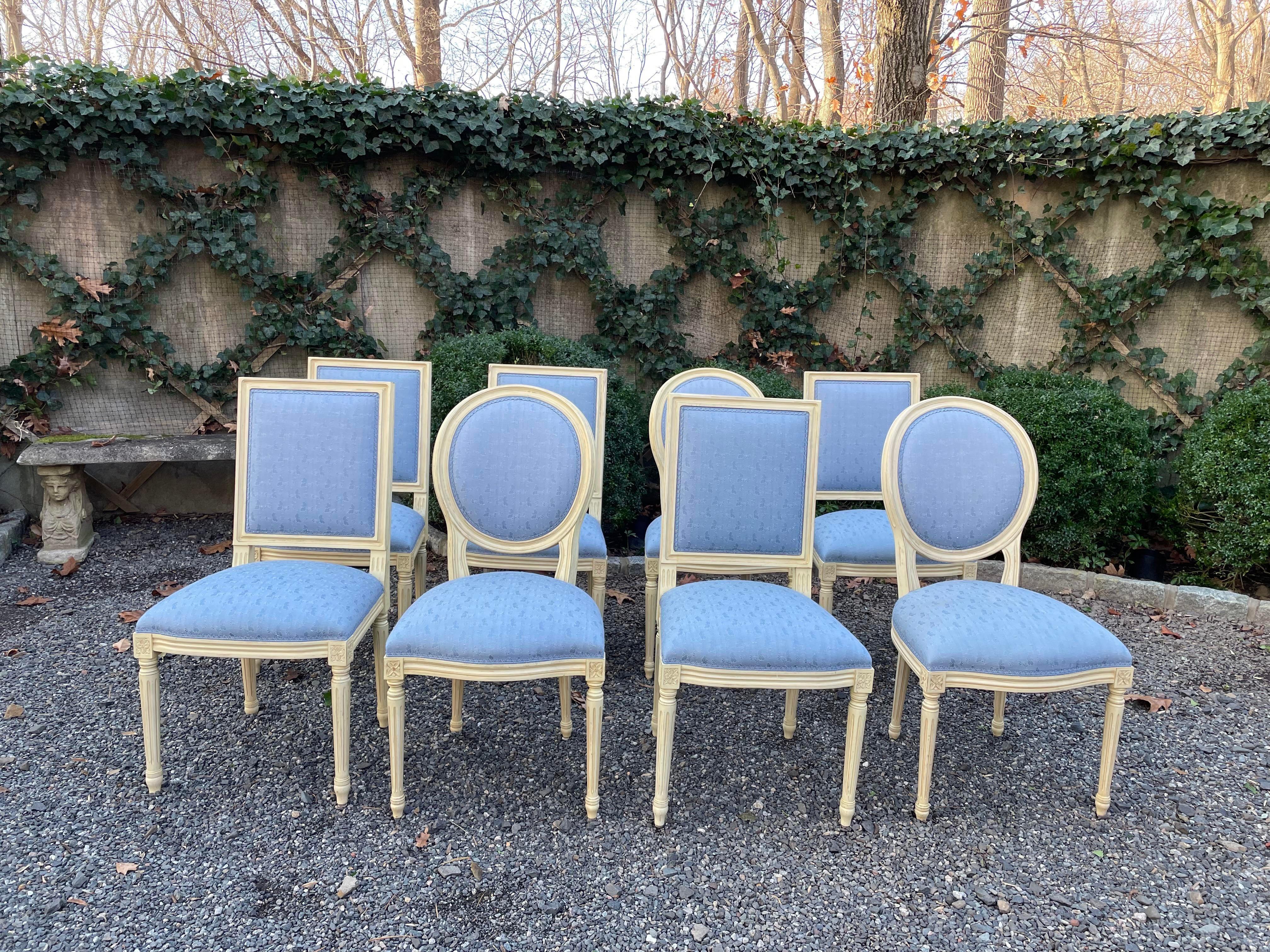 Elegant Set of Eight Louis XVI Style Painted Dining Chairs 3
