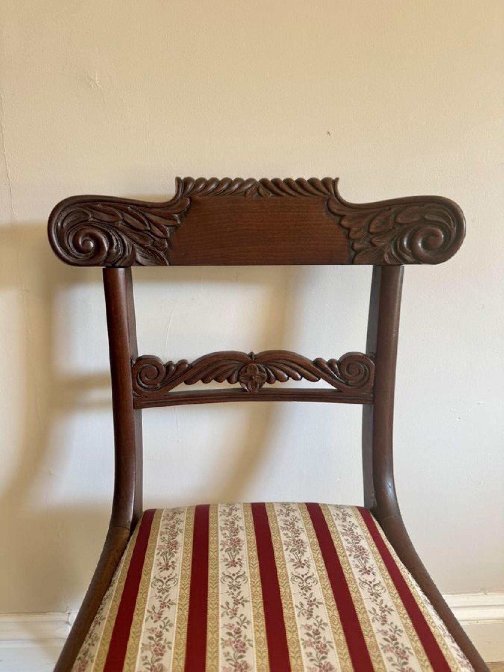 Eleganter Satz von vier antiken Mahagoni-Esszimmerstühlen in Regency- Qualität im Zustand „Gut“ im Angebot in Ipswich, GB
