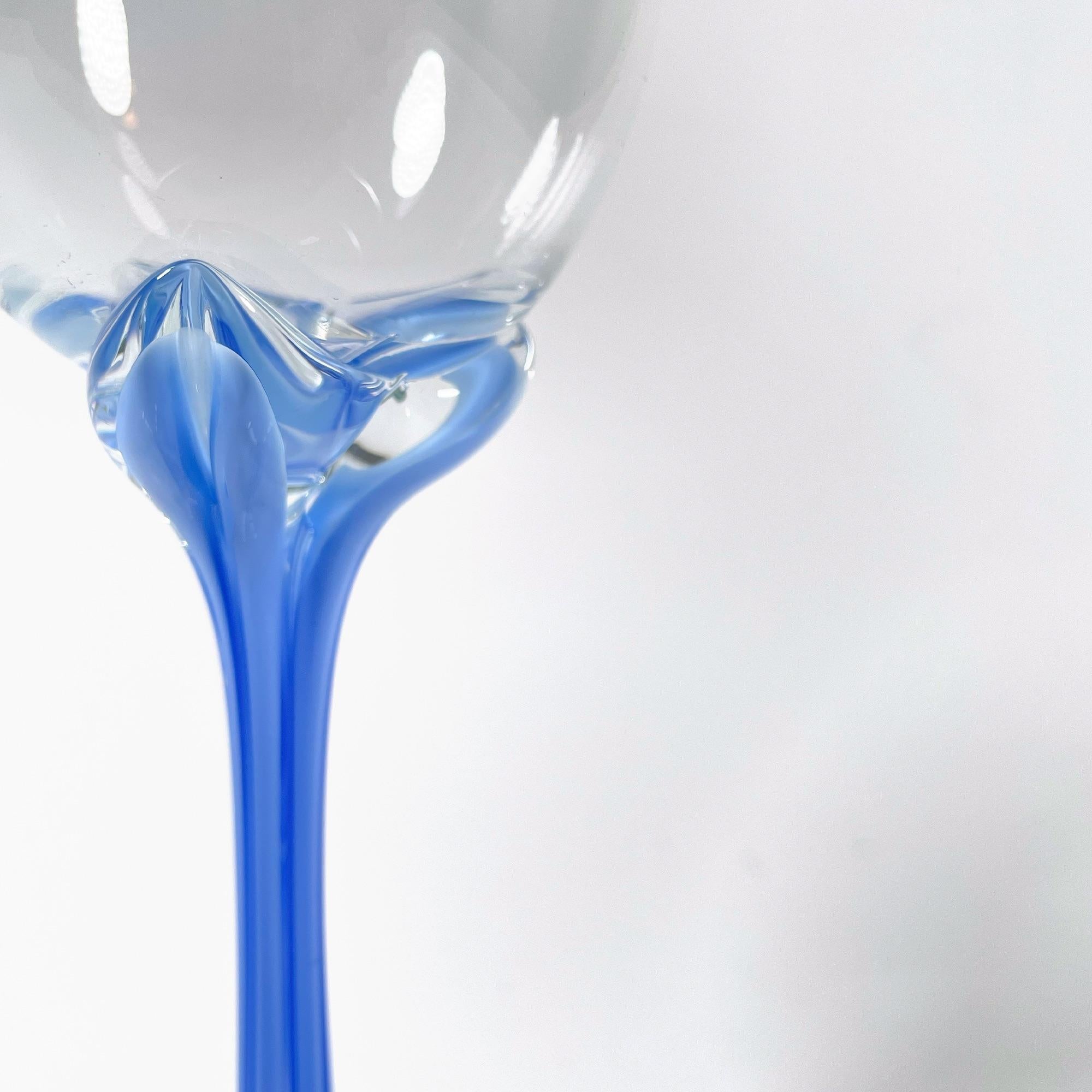 Elegantes Set aus vier blassblauen Murano-Glas-Stielgläsern aus den 1960er Jahren im Angebot 1