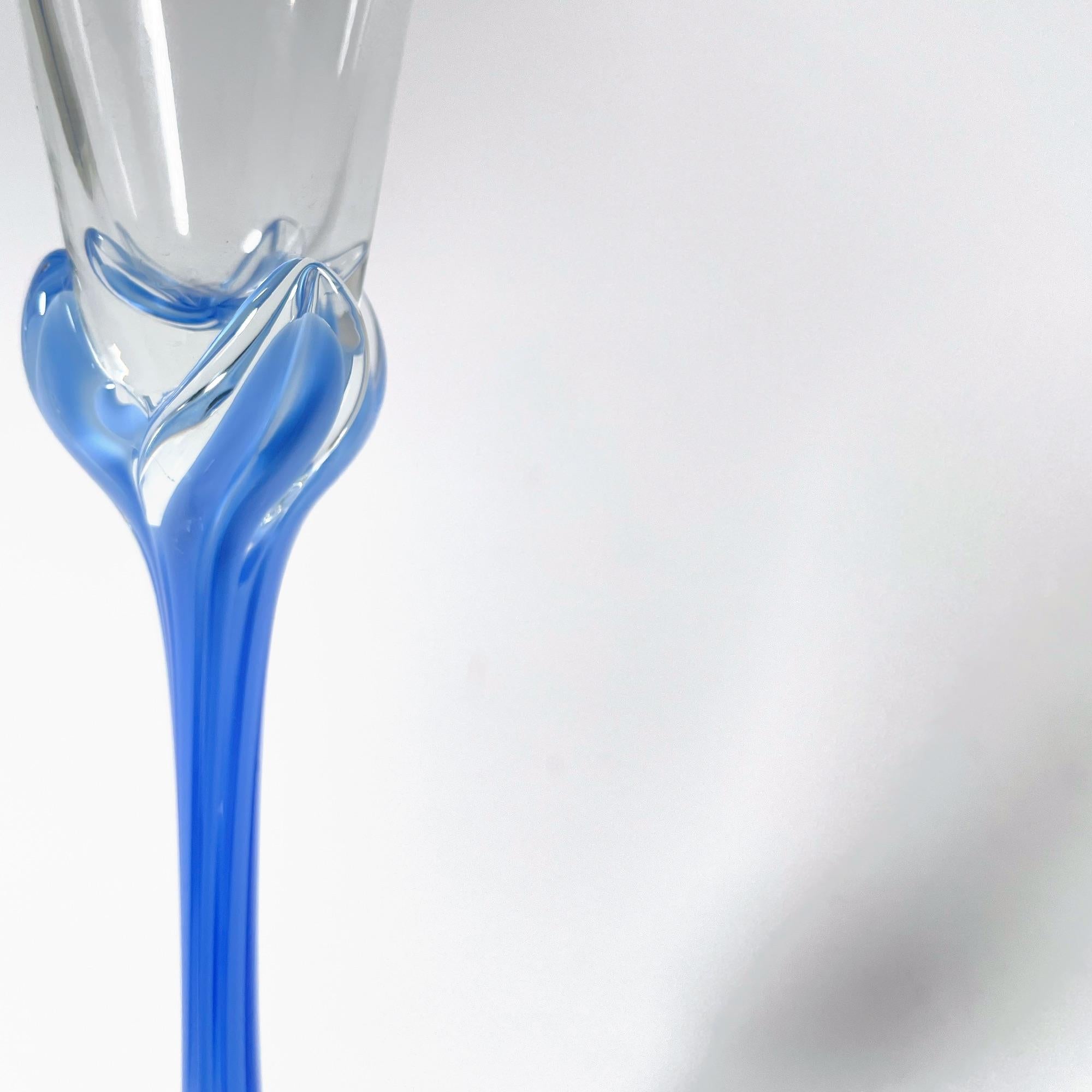 Elegantes Set aus vier blassblauen Murano-Glas-Stielgläsern aus den 1960er Jahren im Angebot 2