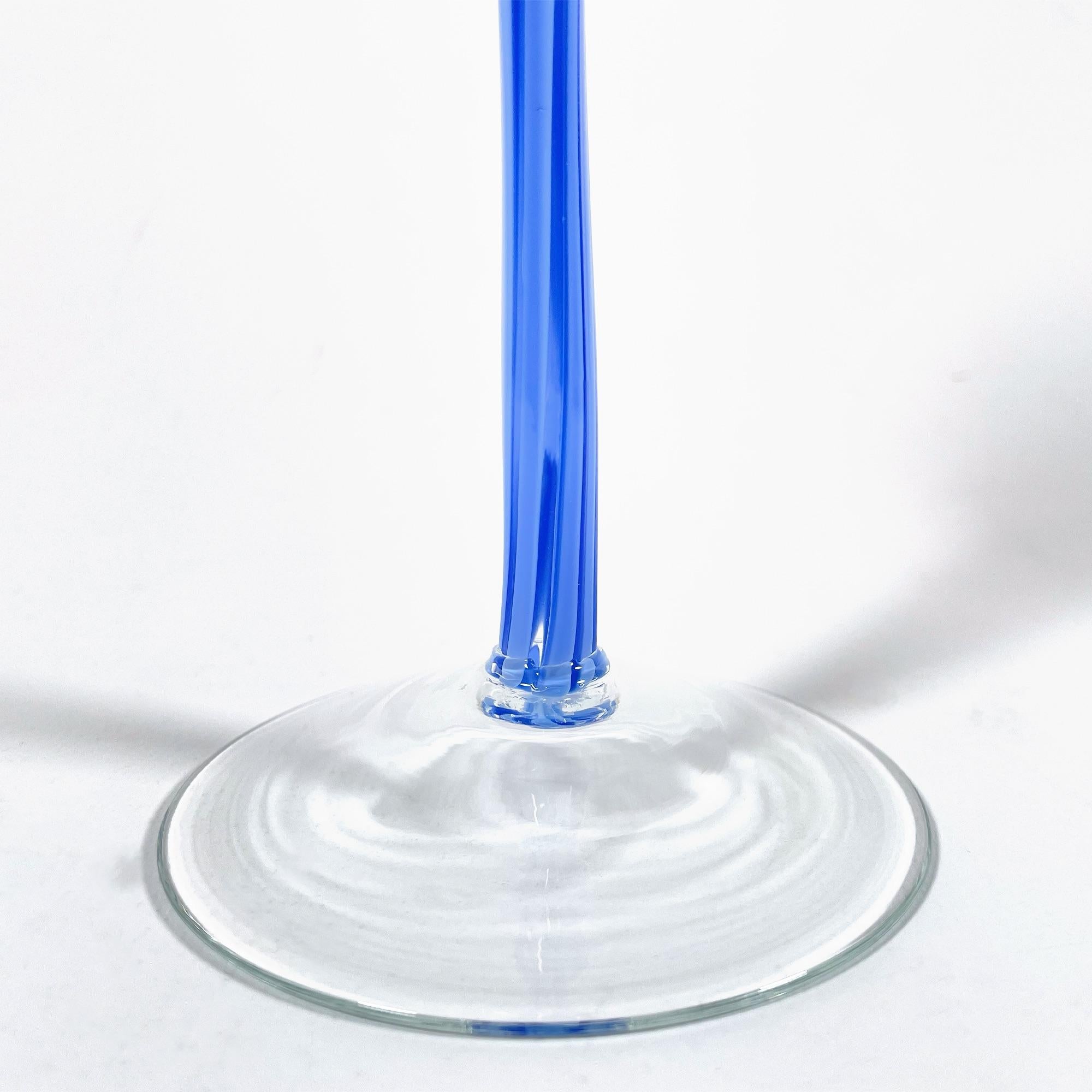 Elegantes Set aus vier blassblauen Murano-Glas-Stielgläsern aus den 1960er Jahren im Angebot 3