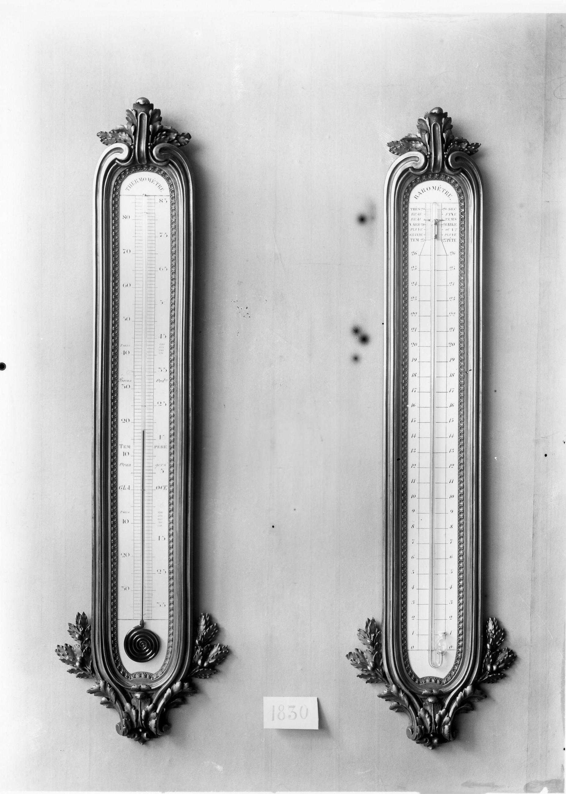 Thermometer aus vergoldetem Holz und Ewiger Kalender, F.Linke zugeschrieben, Frankreich, um 1880 (Vergoldet) im Angebot