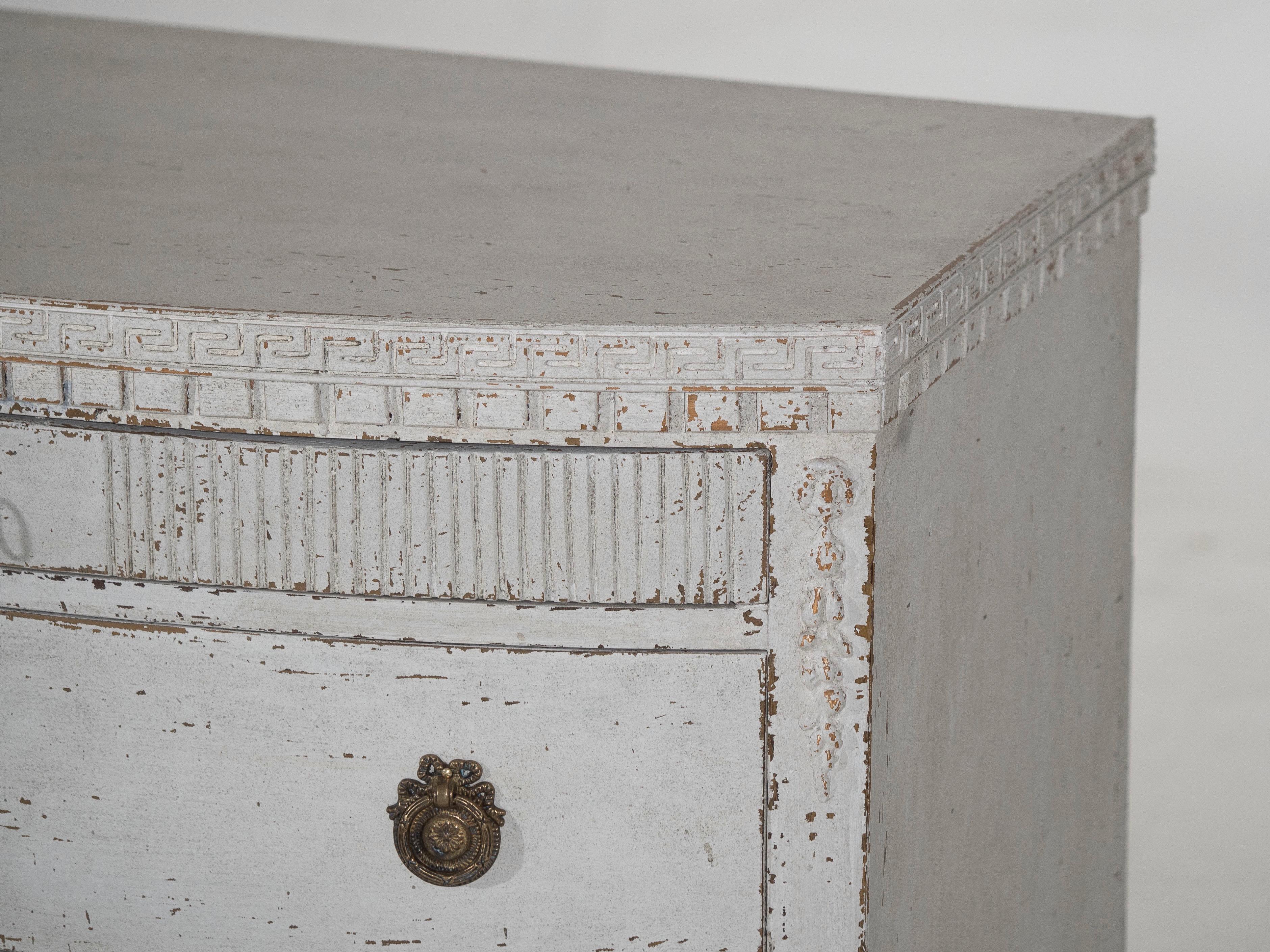 Elegant set of gustavian style chests, circa 100 years old. In Good Condition For Sale In Aalsgaarde, DK