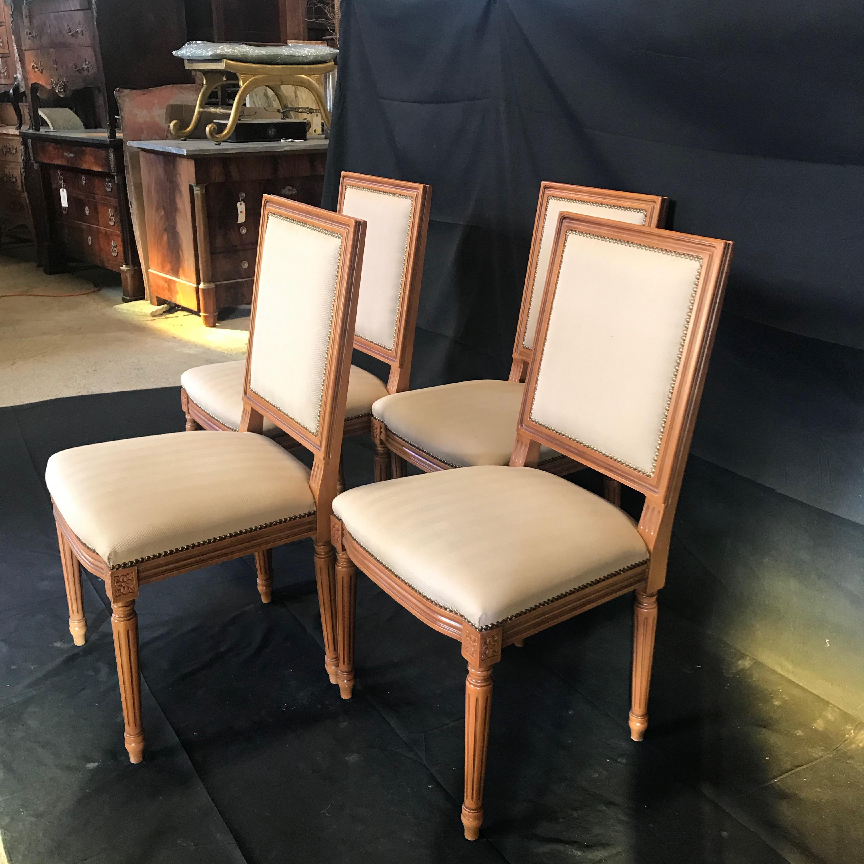 French Elegant Set of Louis XVI Style Walnut and Upholstered Dining Chairs