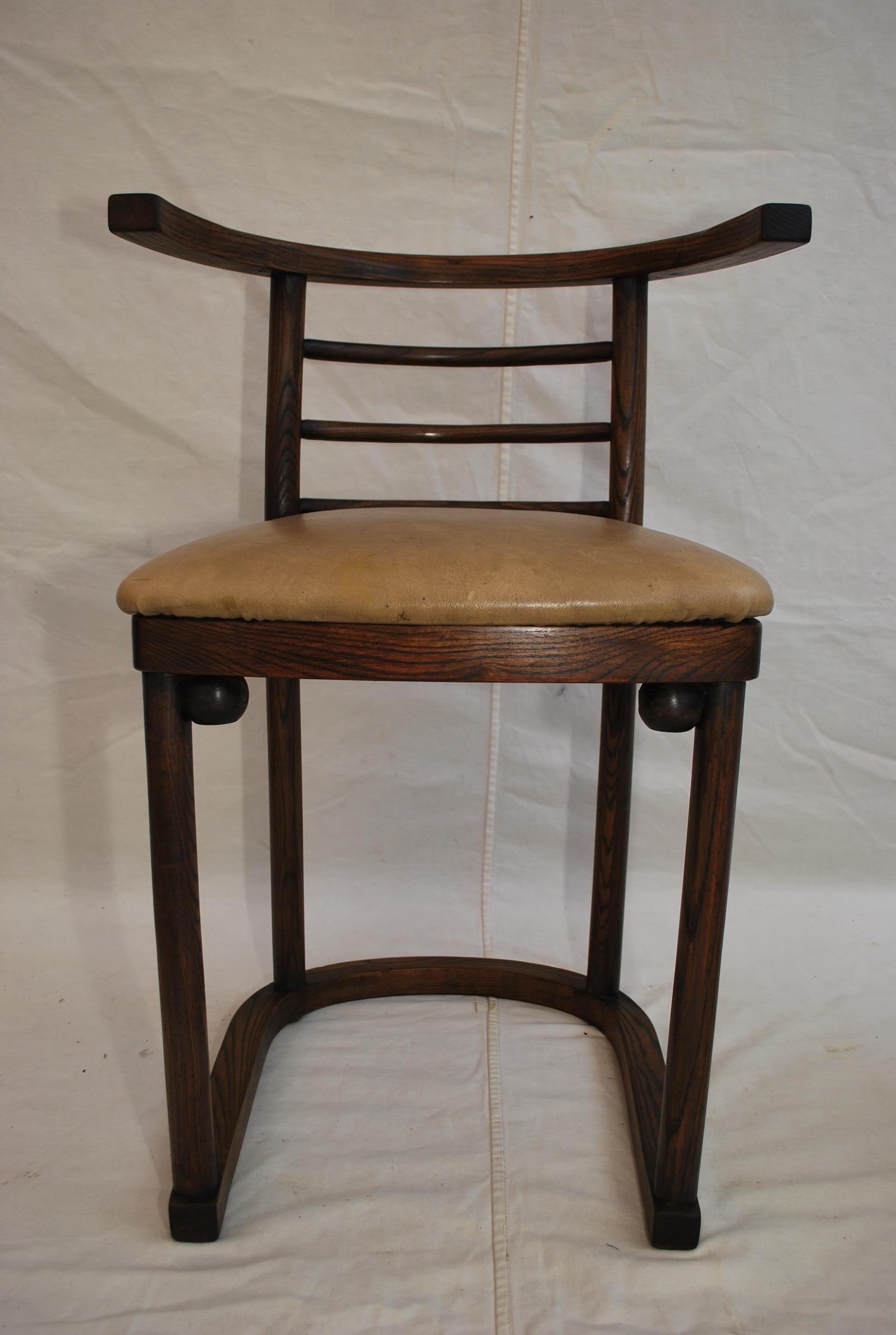 Élégant ensemble de six chaises des années 1940 par Josef Hoffmann pour taonet  en vente 10