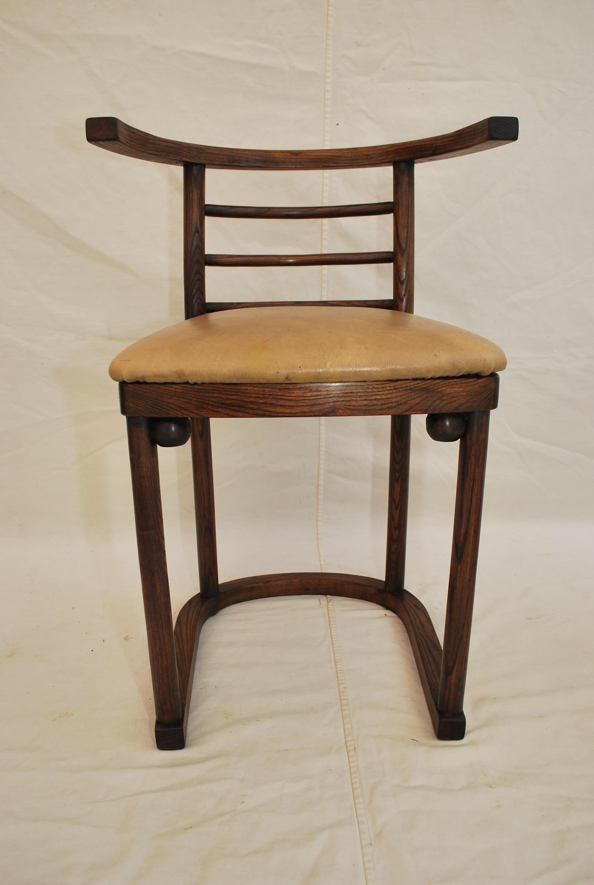 Élégant ensemble de six chaises des années 1940 par Josef Hoffmann pour taonet  en vente 12