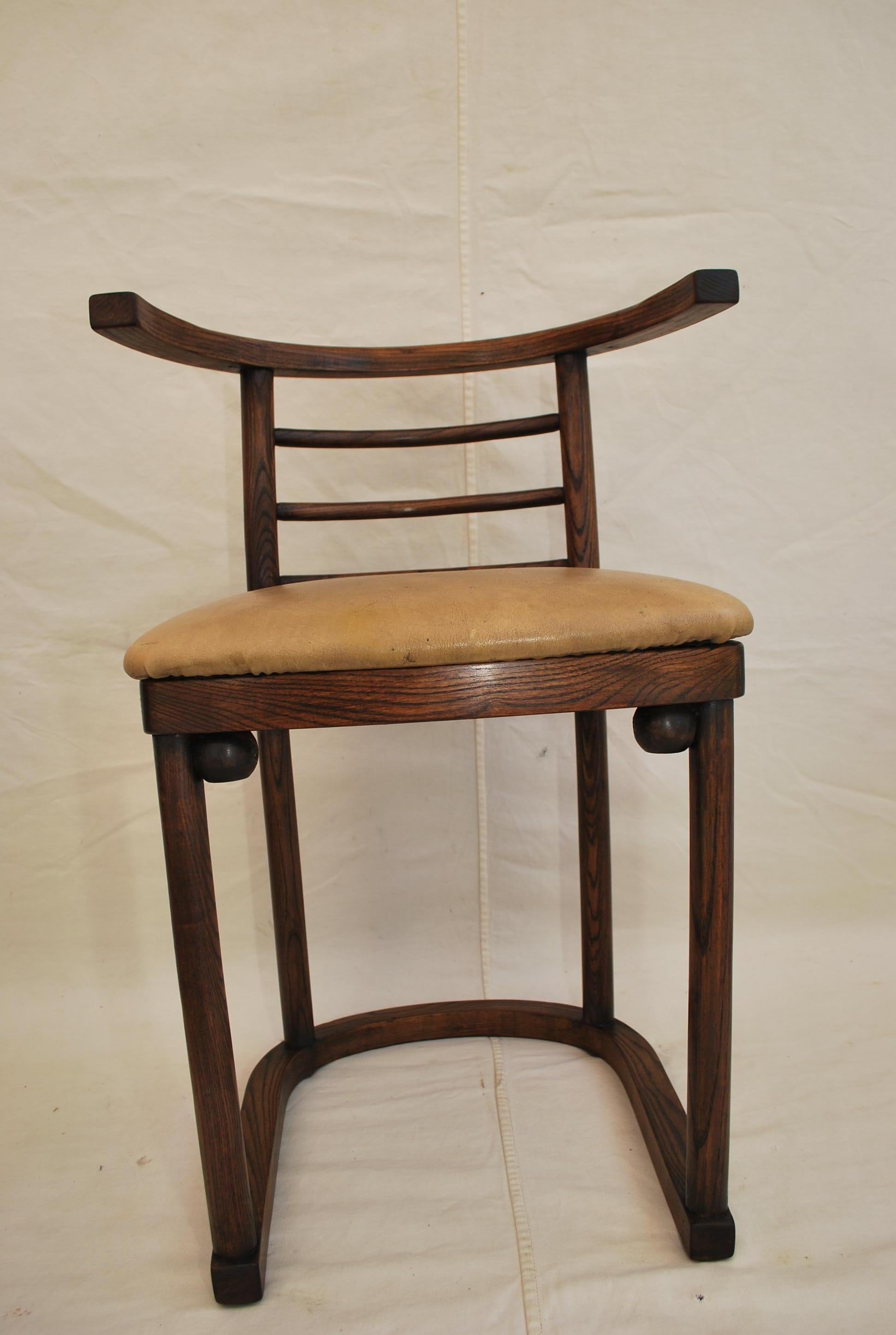 Élégant ensemble de six chaises des années 1940 par Josef Hoffmann pour taonet  en vente 2