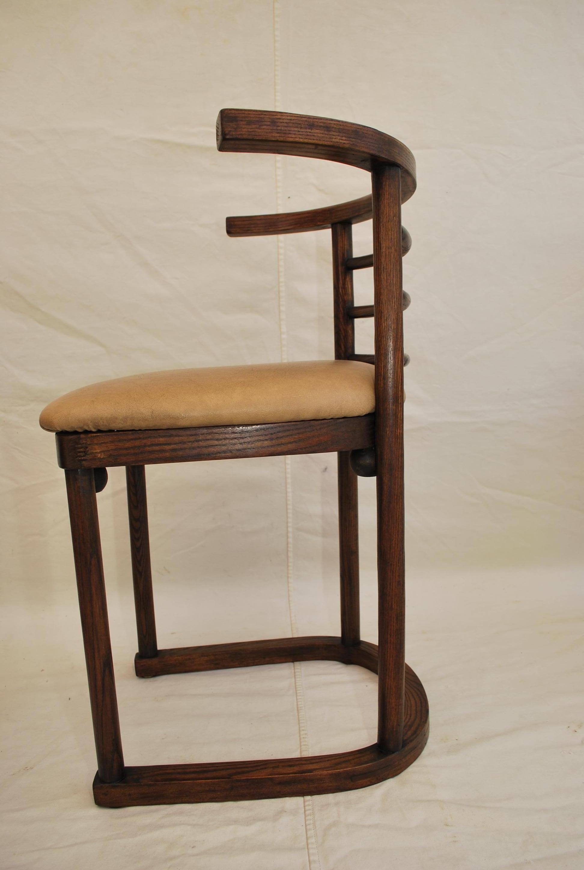 Élégant ensemble de six chaises des années 1940 par Josef Hoffmann pour taonet  en vente 3