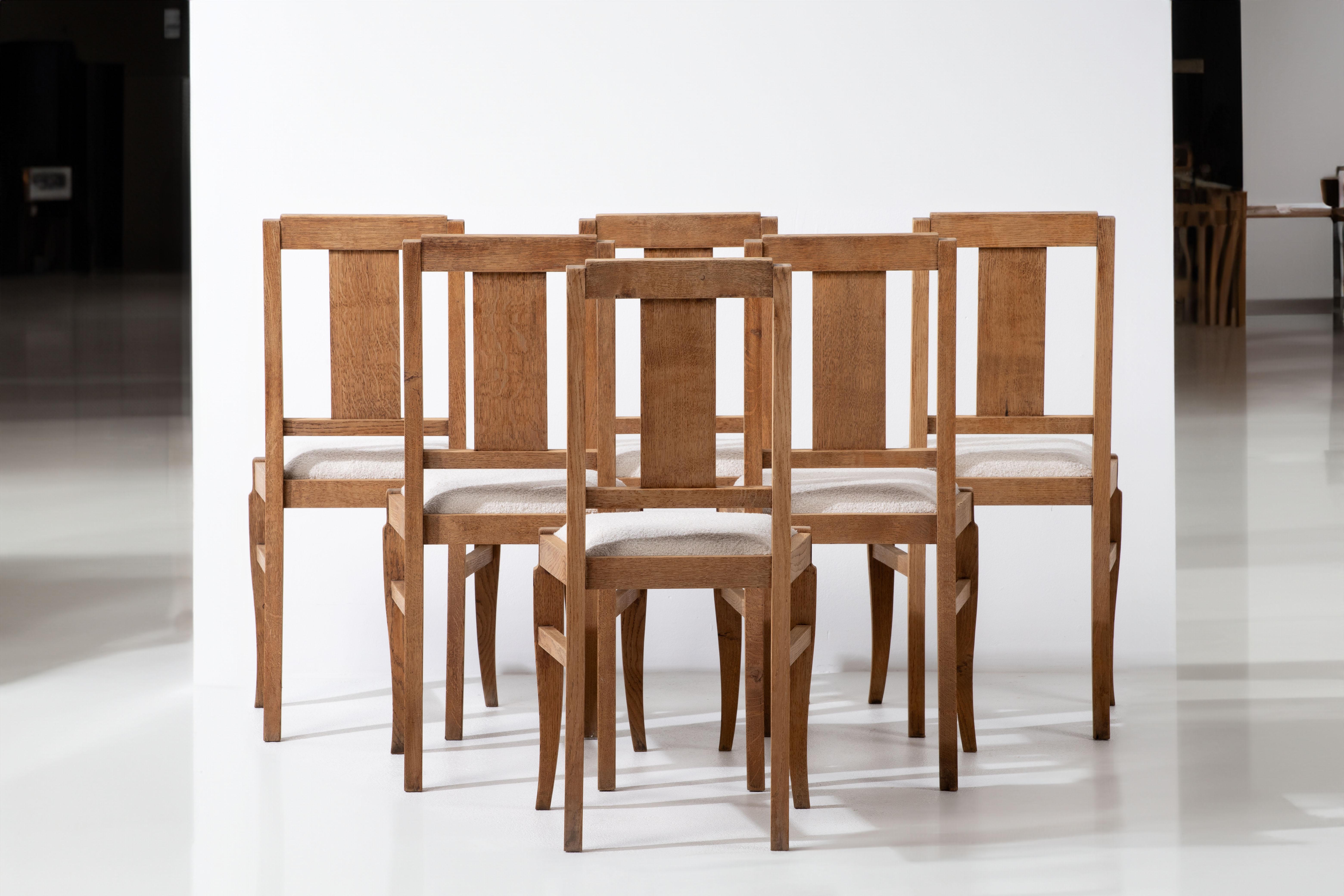 Elegant Set of Six French Art Deco Oak Chairs, 1940s, Bouclé For Sale 3
