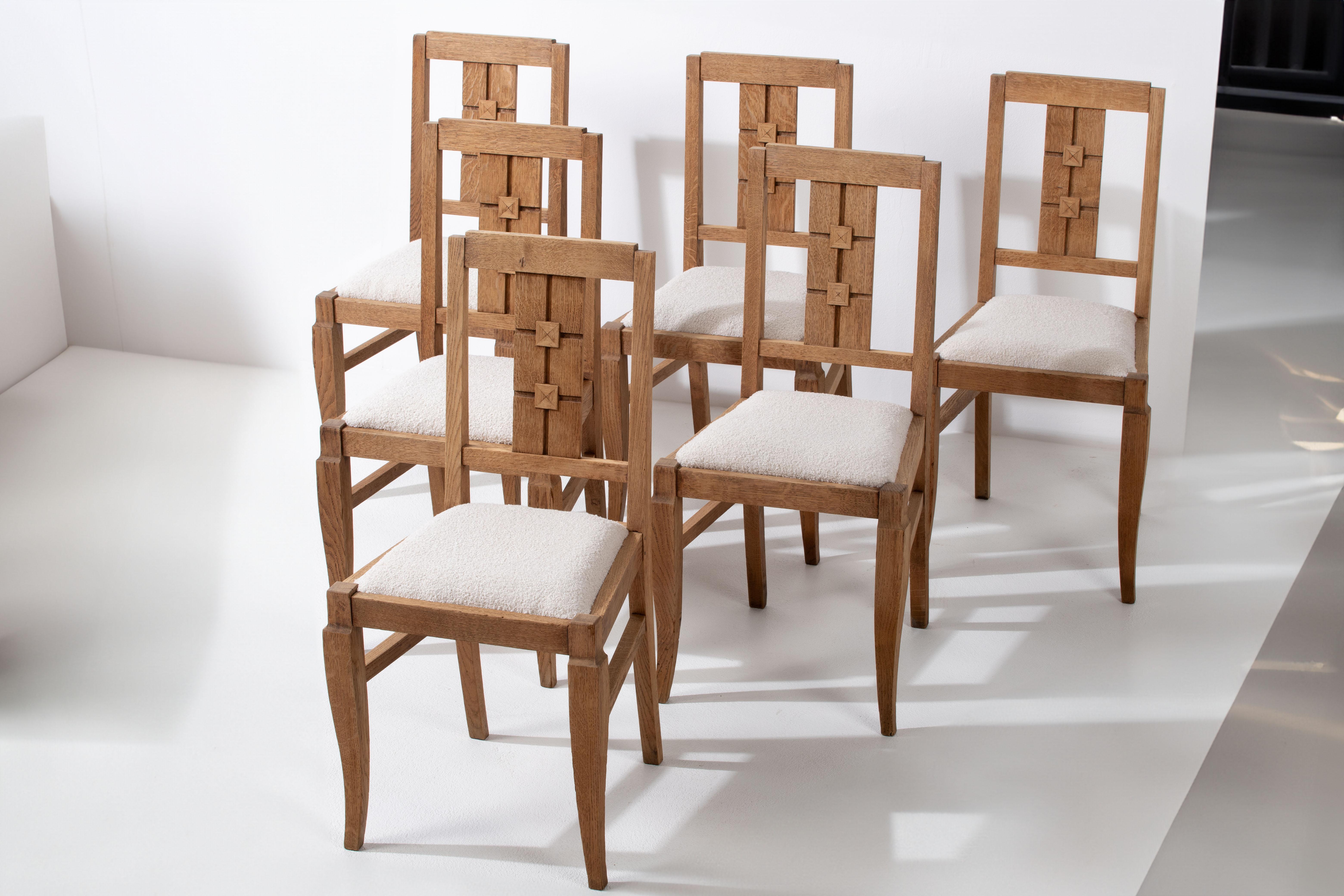 Elegant Set of Six French Art Deco Oak Chairs, 1940s, Bouclé For Sale 5